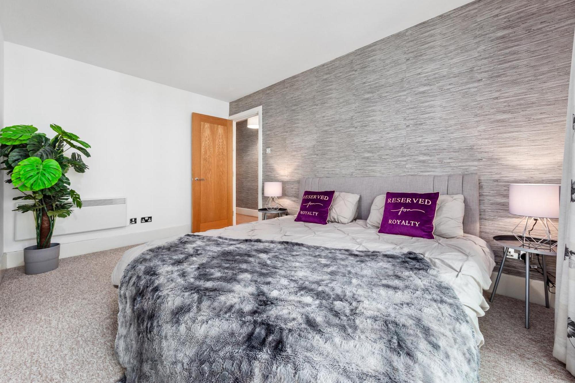 St, George Wharf Vauxhall Bridge Large 2bedrooms With River View Panoramic Balcony *