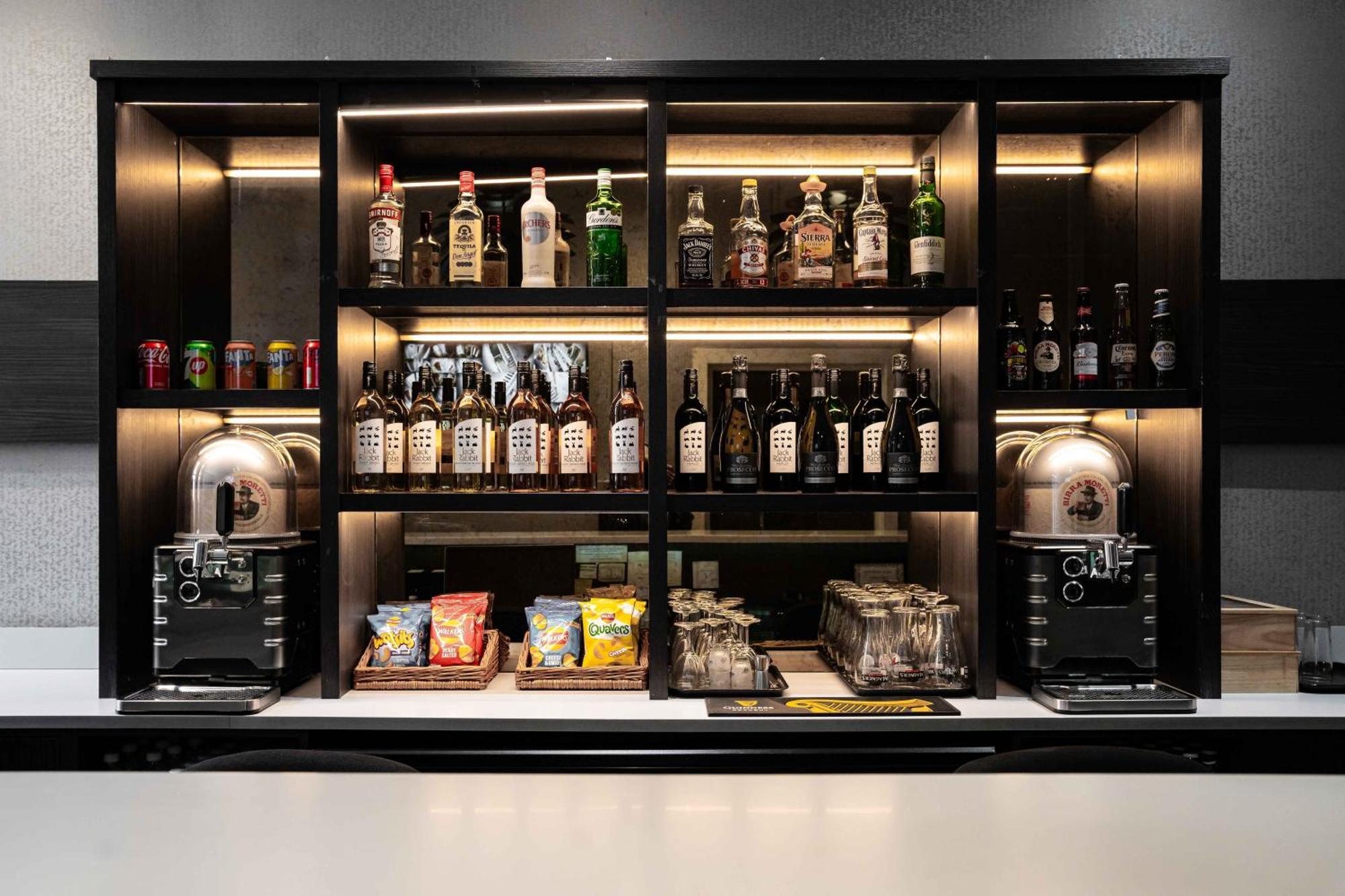 The W14 Kensington 4* Londen
