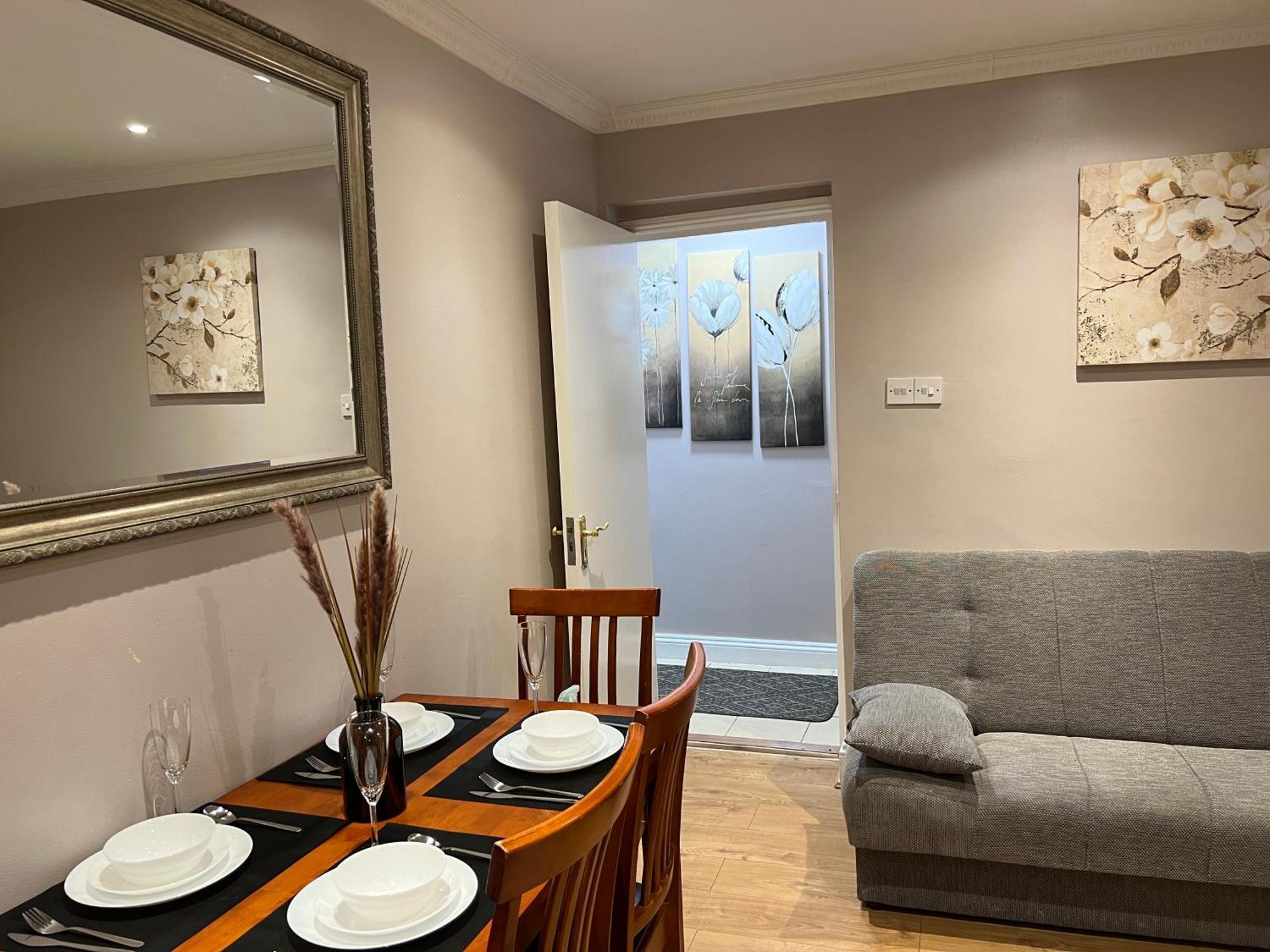 Apartment For Up To 6, Next To Big Ben & Eye London