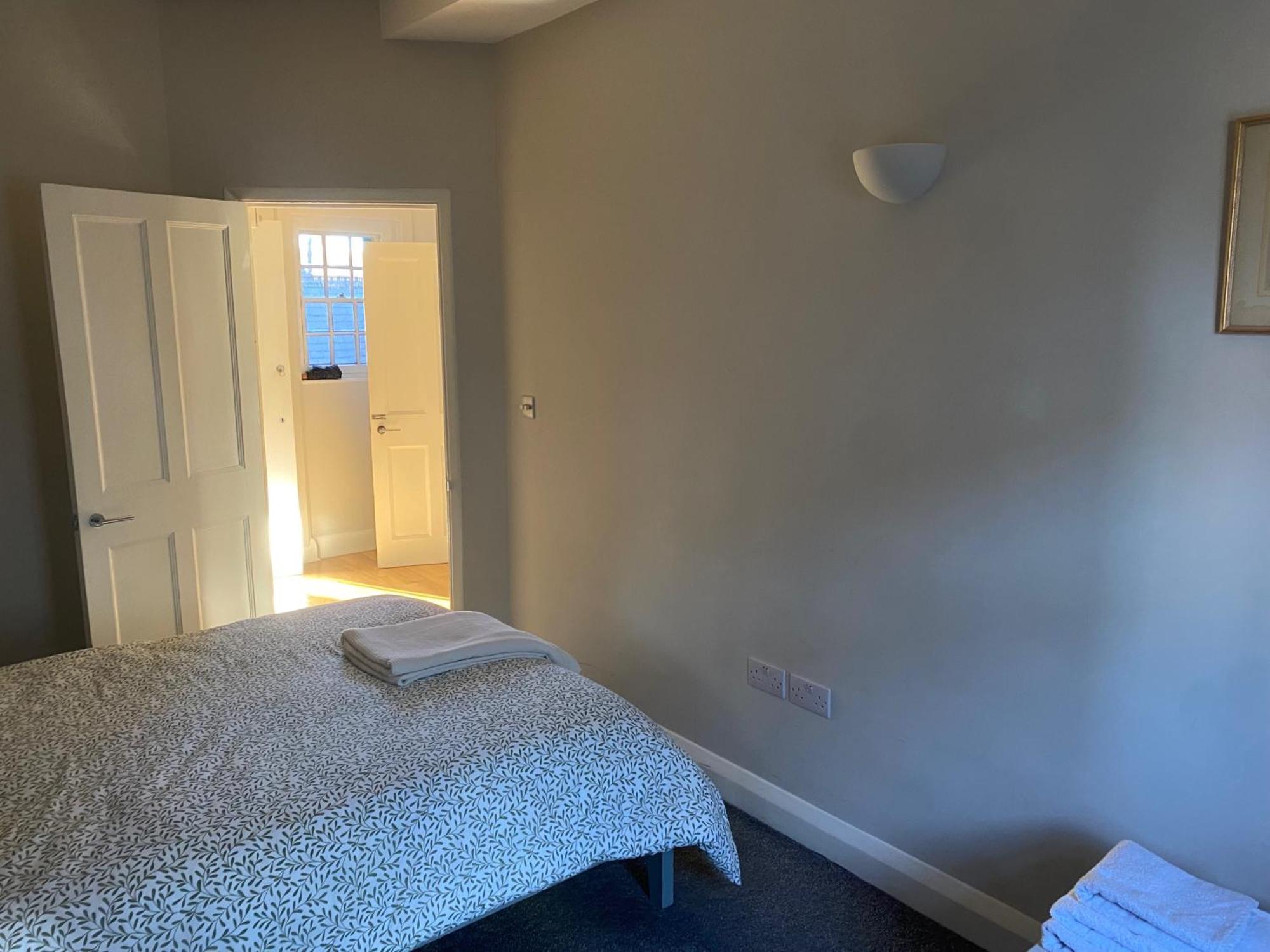 Victorian Building - Sleeps 5 - Pet Friendly Appartement