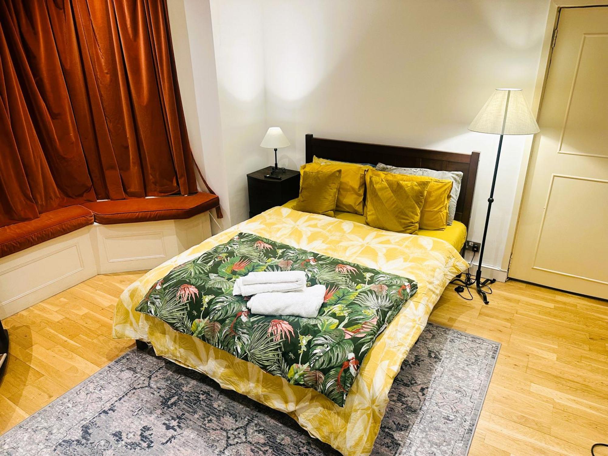Delightful By Kensington & Chelsea Desirable Locations W8 Sw * Londen