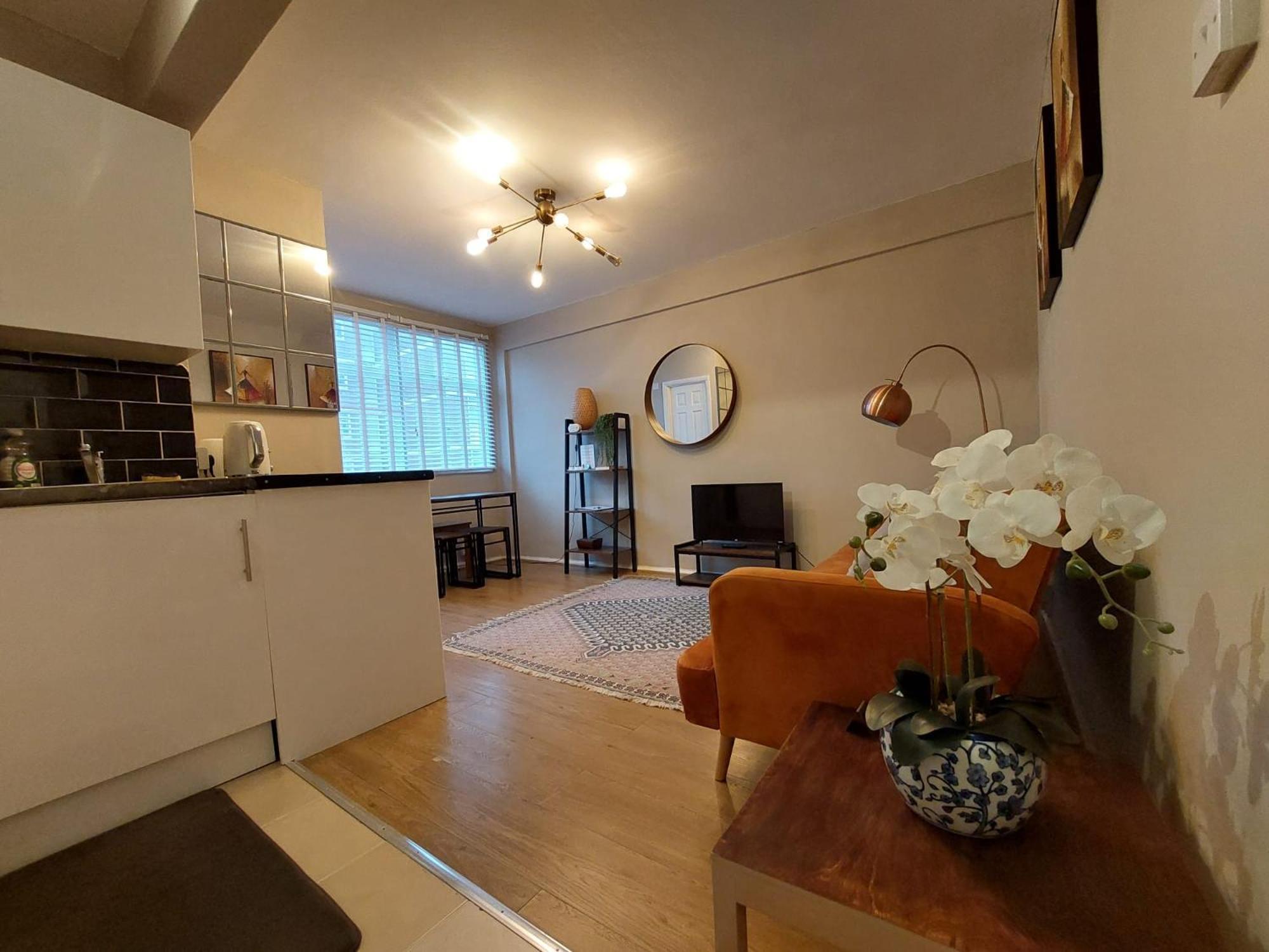 Cosy West Holiday home London