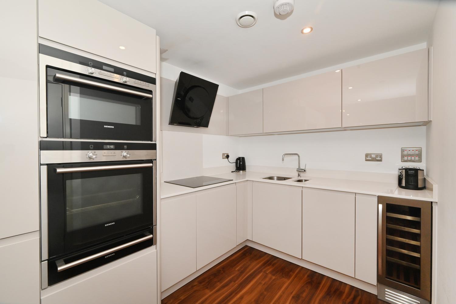 Apartment Tower Bridge - Balcony - Ac - Heated Floor - Fast Wifi - Luxurylondonstays London