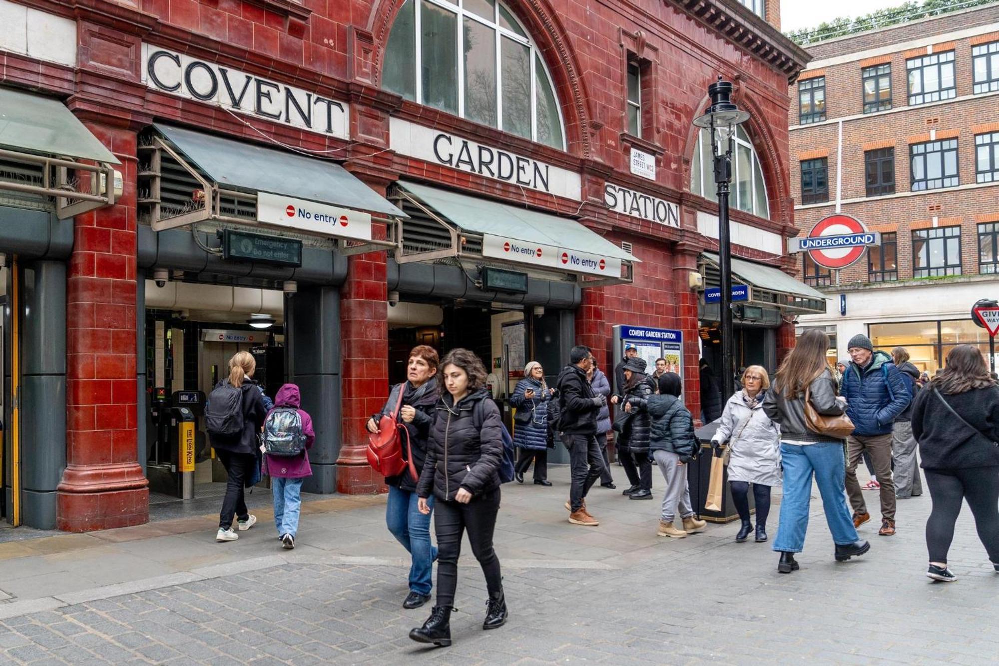 Cuthbert - Heart Of Covent Garden! * Londres