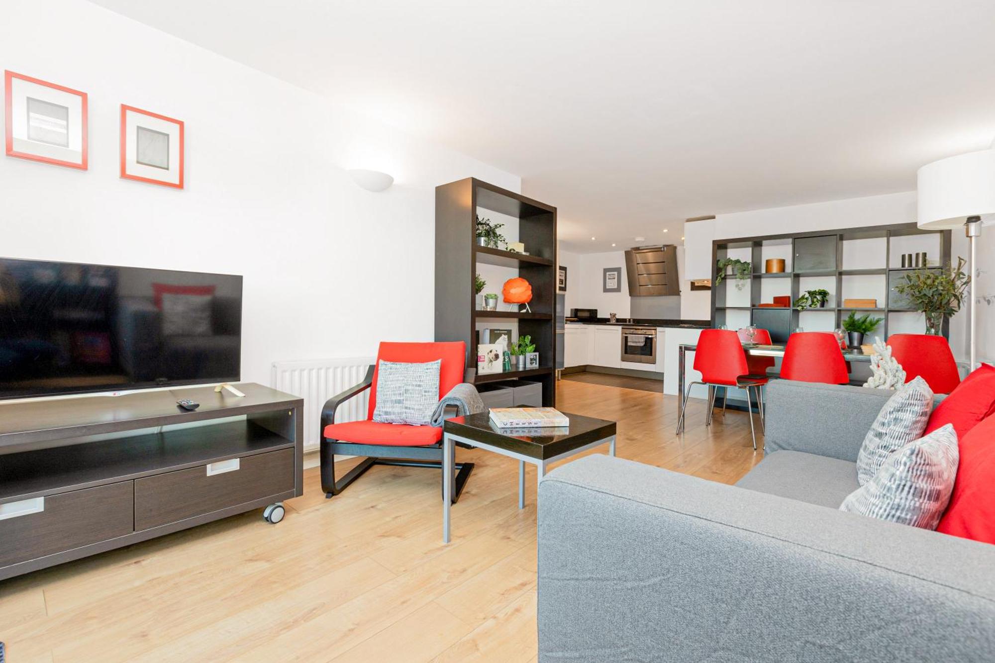 New Listing 2br With Parking, 10min Woolwich St Apartamento Londres