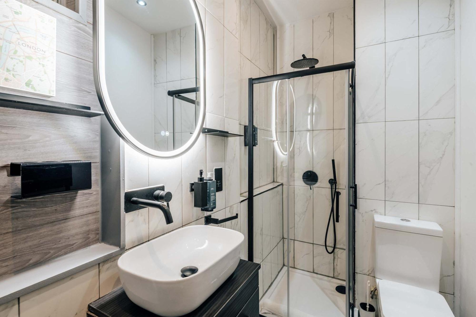 1 - Charming In Earls Court * Londen