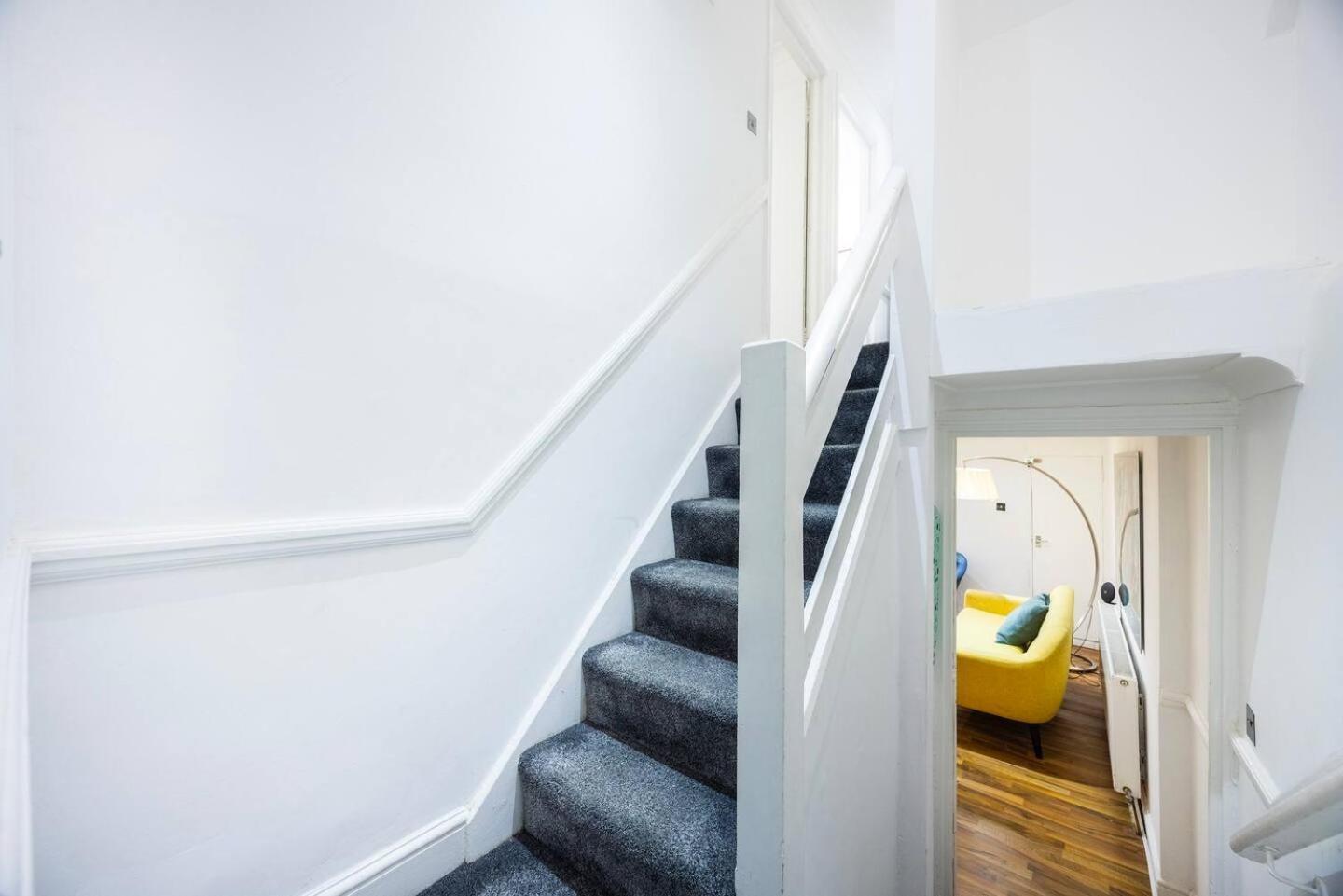 Modern - 5 Mins To Whitechapel Station Londen