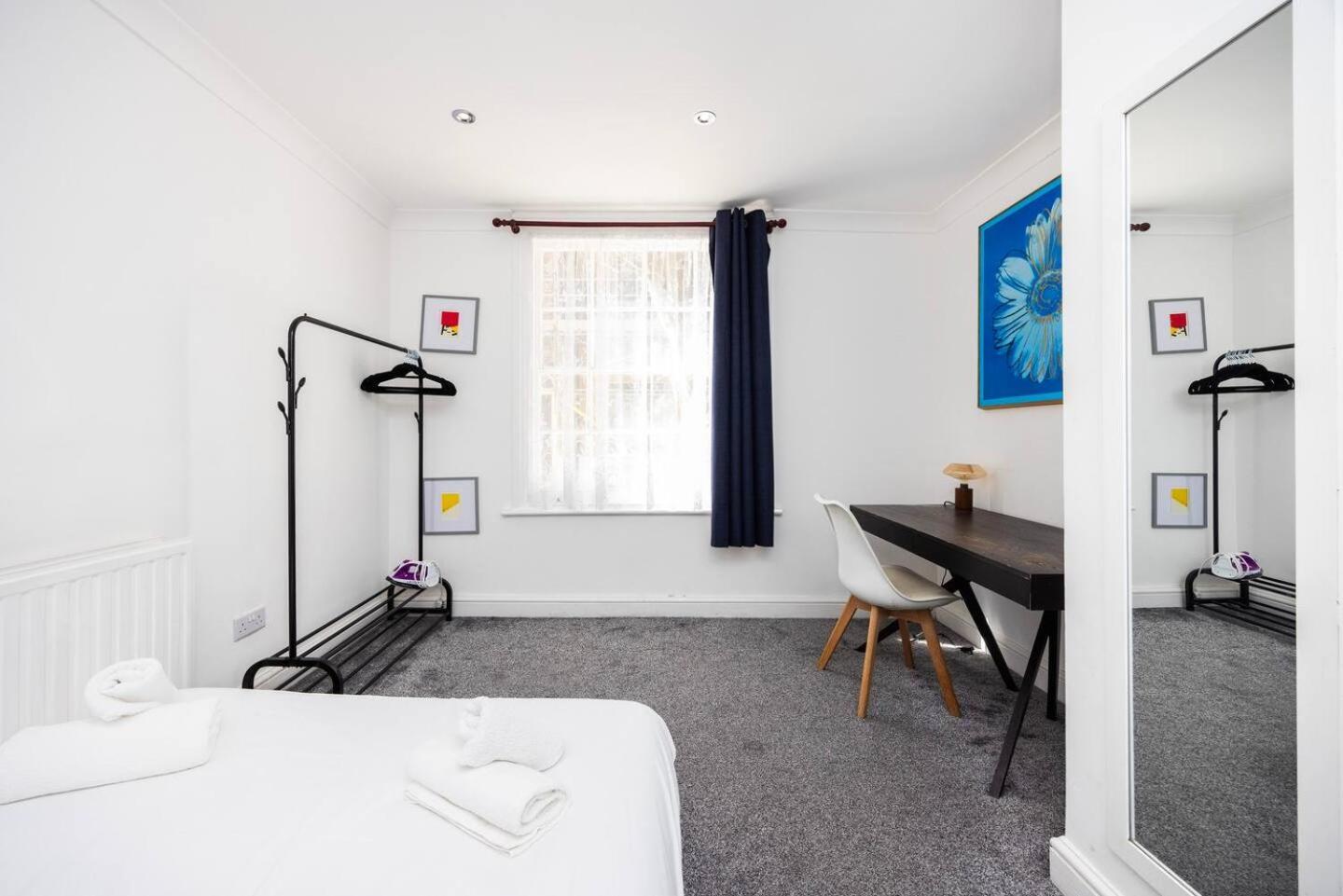 Modern - 5 Mins To Whitechapel Station * Londen