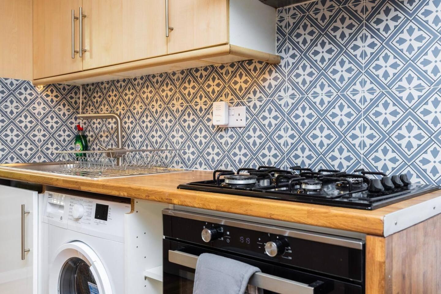 Vakantiehuis Modern - 5 Mins To Whitechapel Station