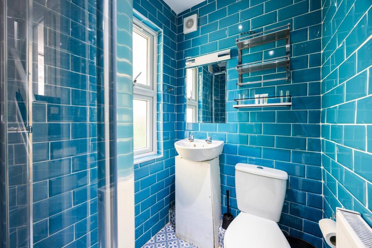 Vakantiehuis Modern - 5 Mins To Whitechapel Station Londen