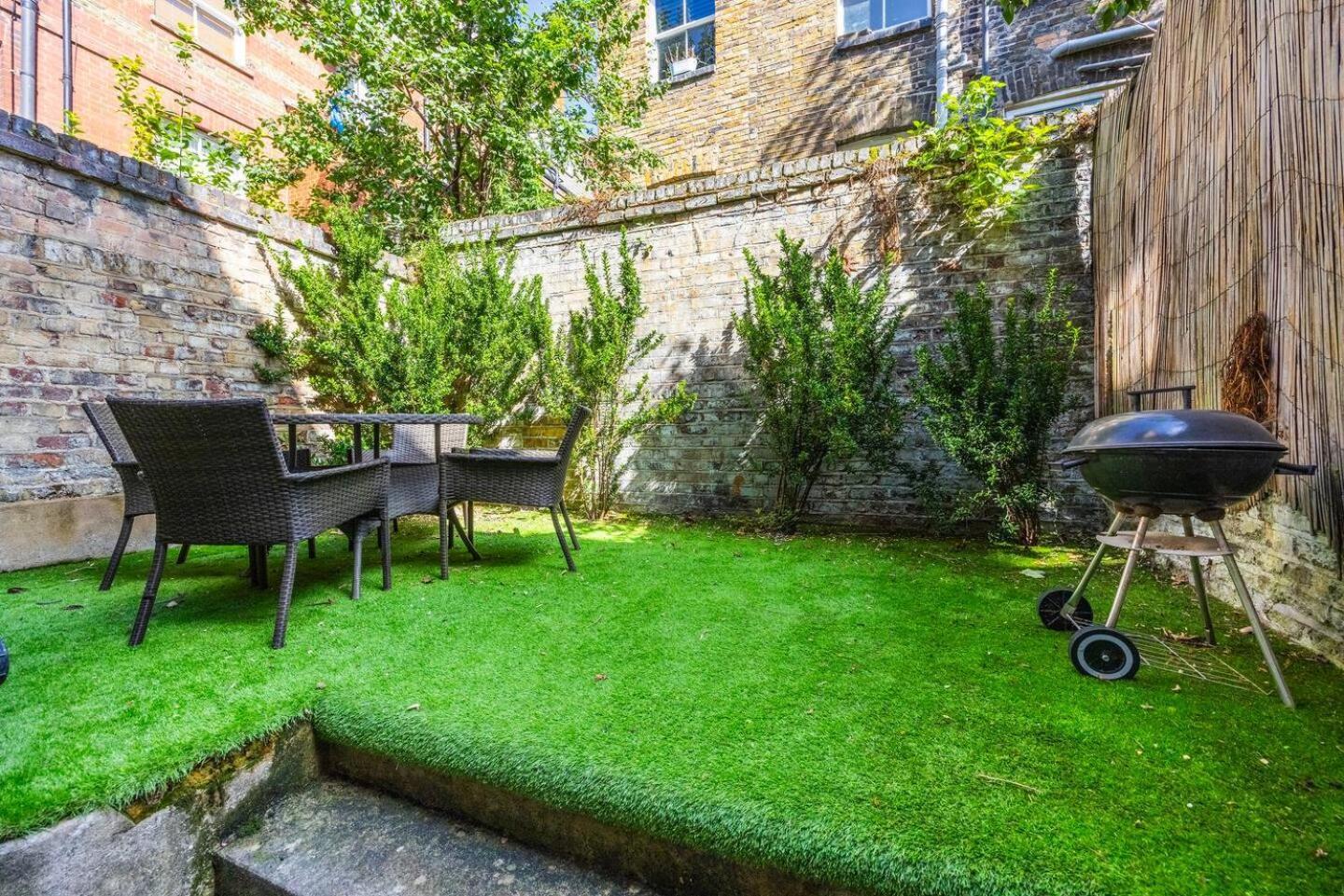 Modern - 5 Mins To Whitechapel Station Londen