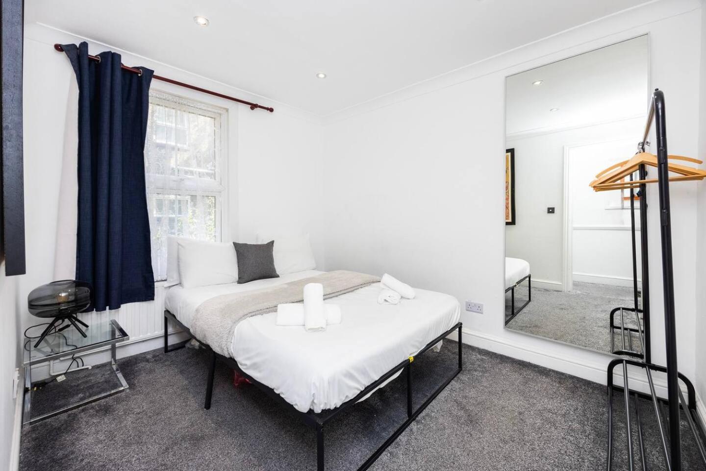 Vakantiehuis Modern - 5 Mins To Whitechapel Station Londen