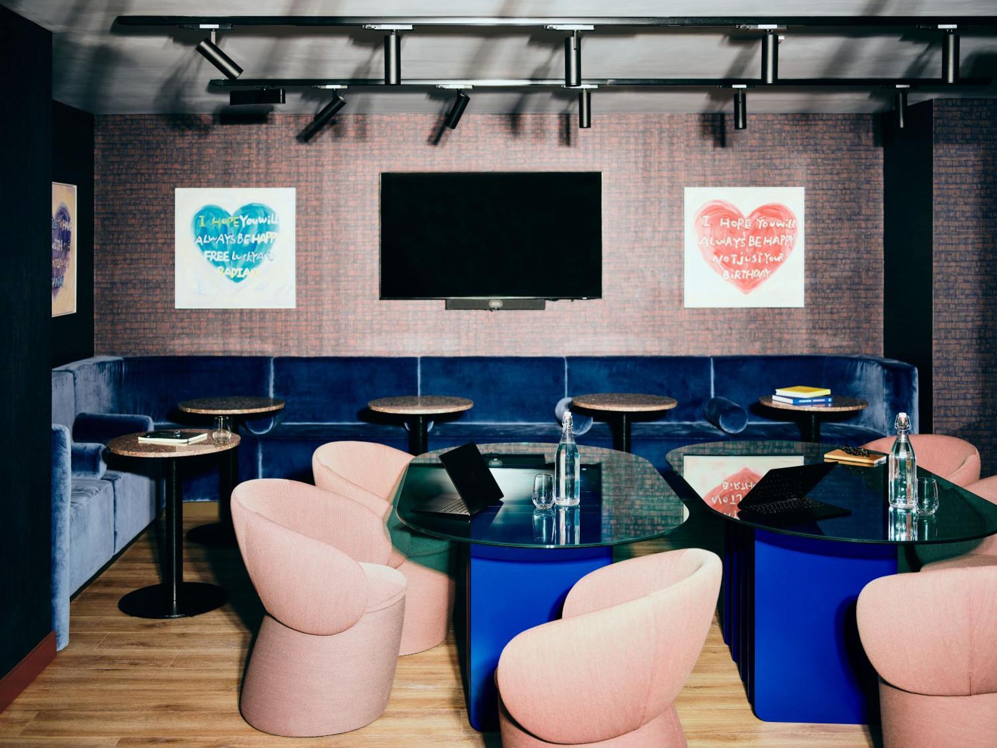Vertus Edit Canary Wharf * Londen
