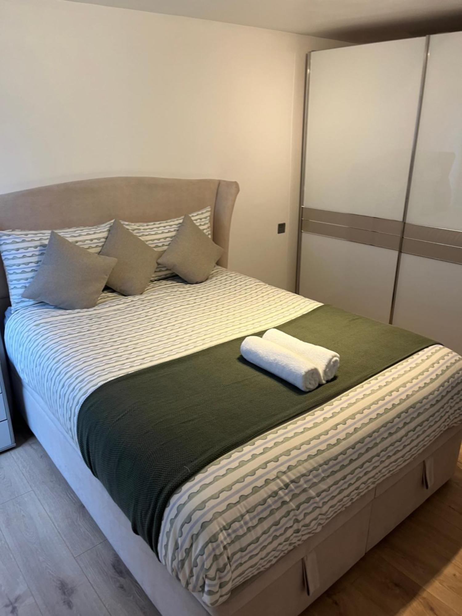 Facing Covent Garden Station Appartement Londen