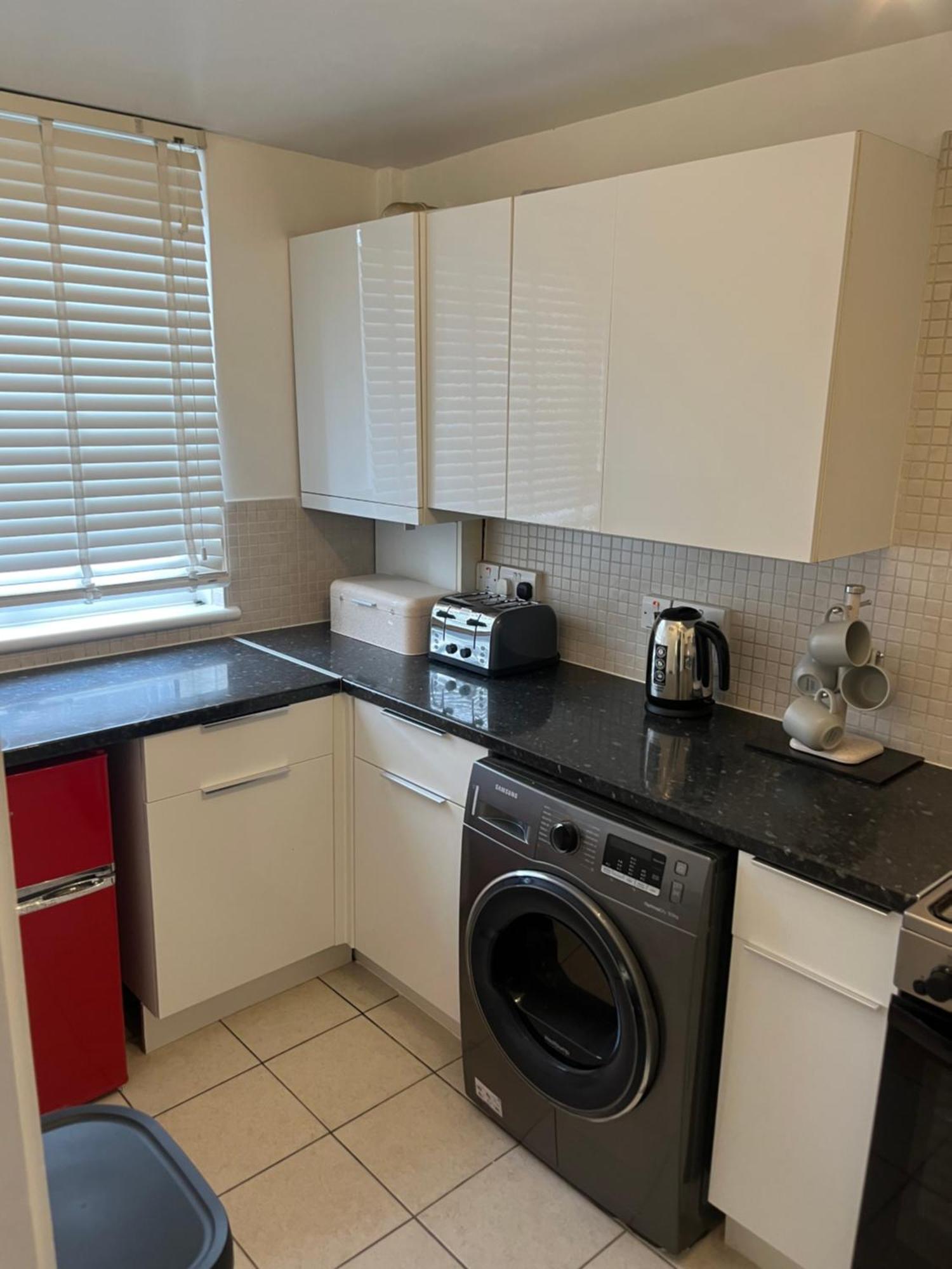Appartement Facing Covent Garden Station Londen