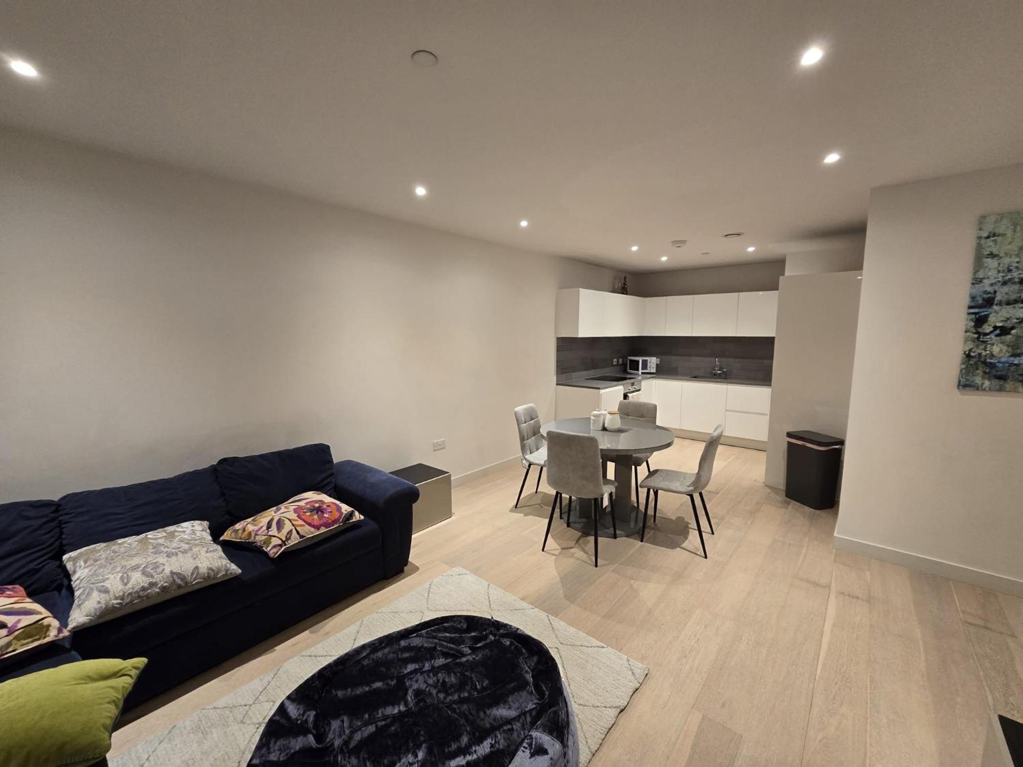En-suite Toilet In Private Excel Airport Royal Wharf Homestay
