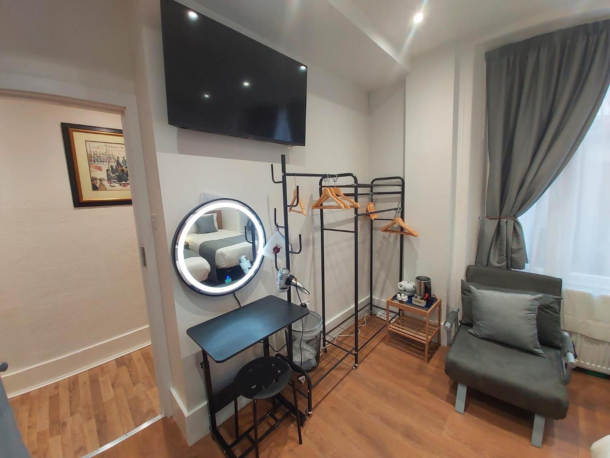 Falcon Hotel 3*