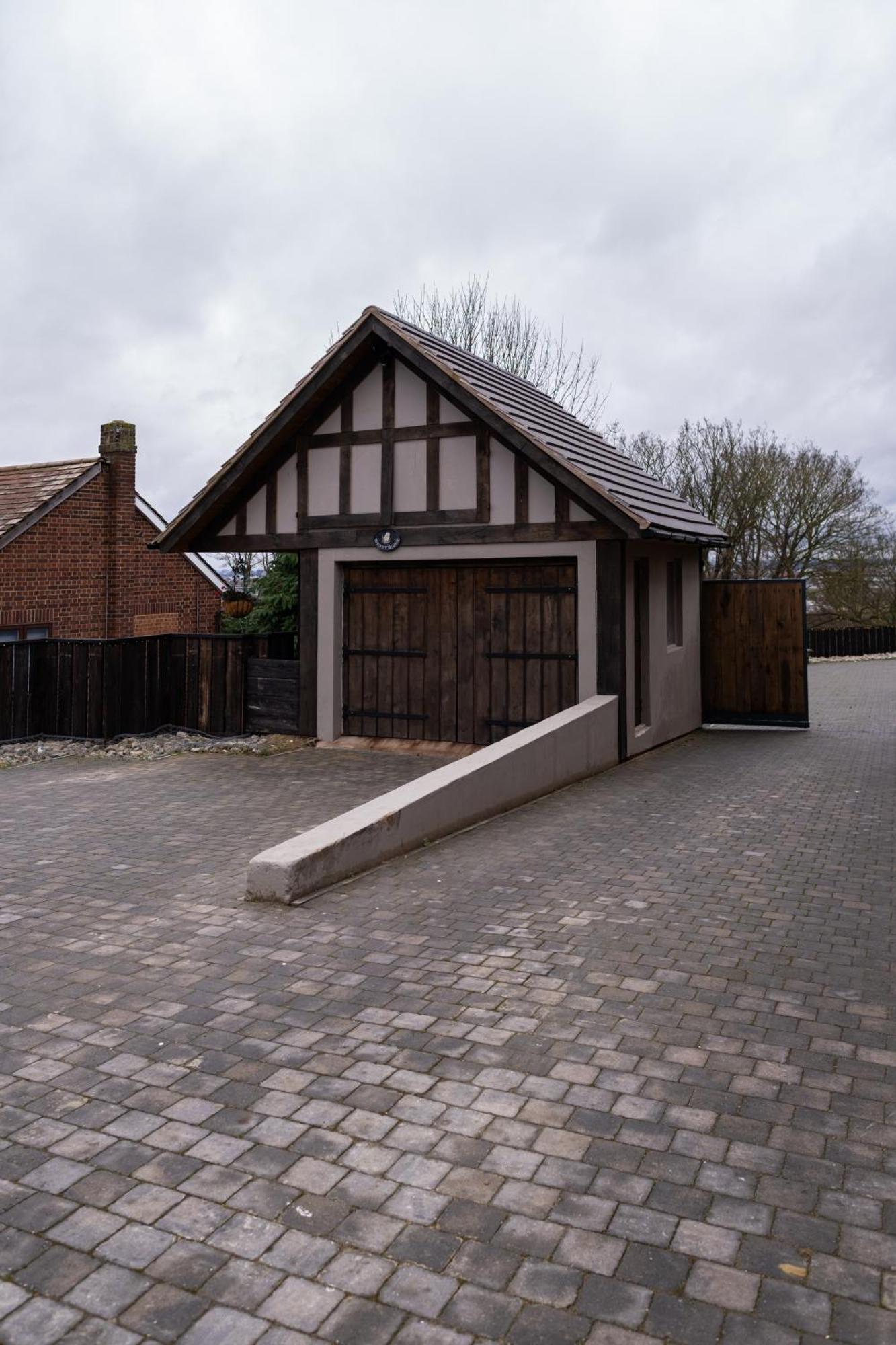 Villa The Ridge London - Luxury Designer With Hot Tub And Sauna, Bexley Borough Of London