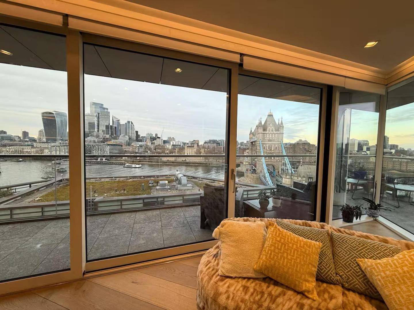 4m Pounds Luxury Tower Bridge Direct Views Sleeps 7