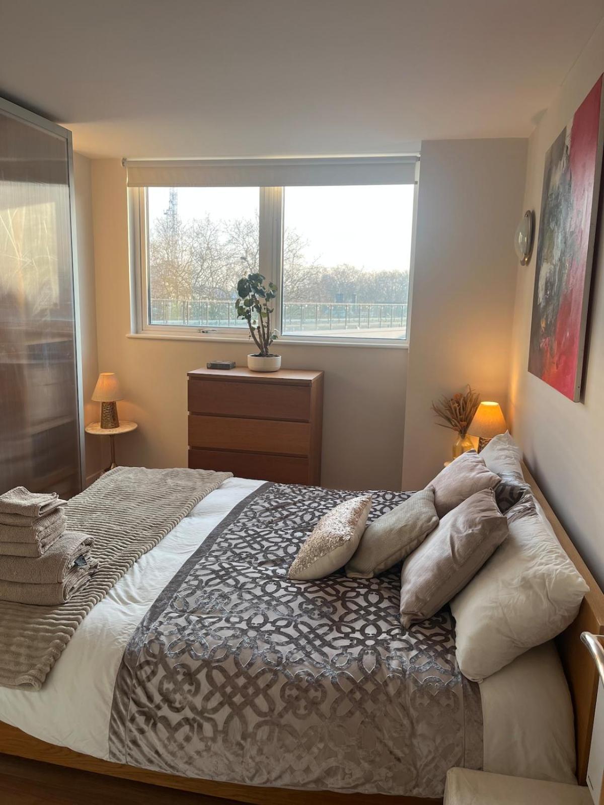 Limehouse Marina, Large 2 Bed Apartamento *