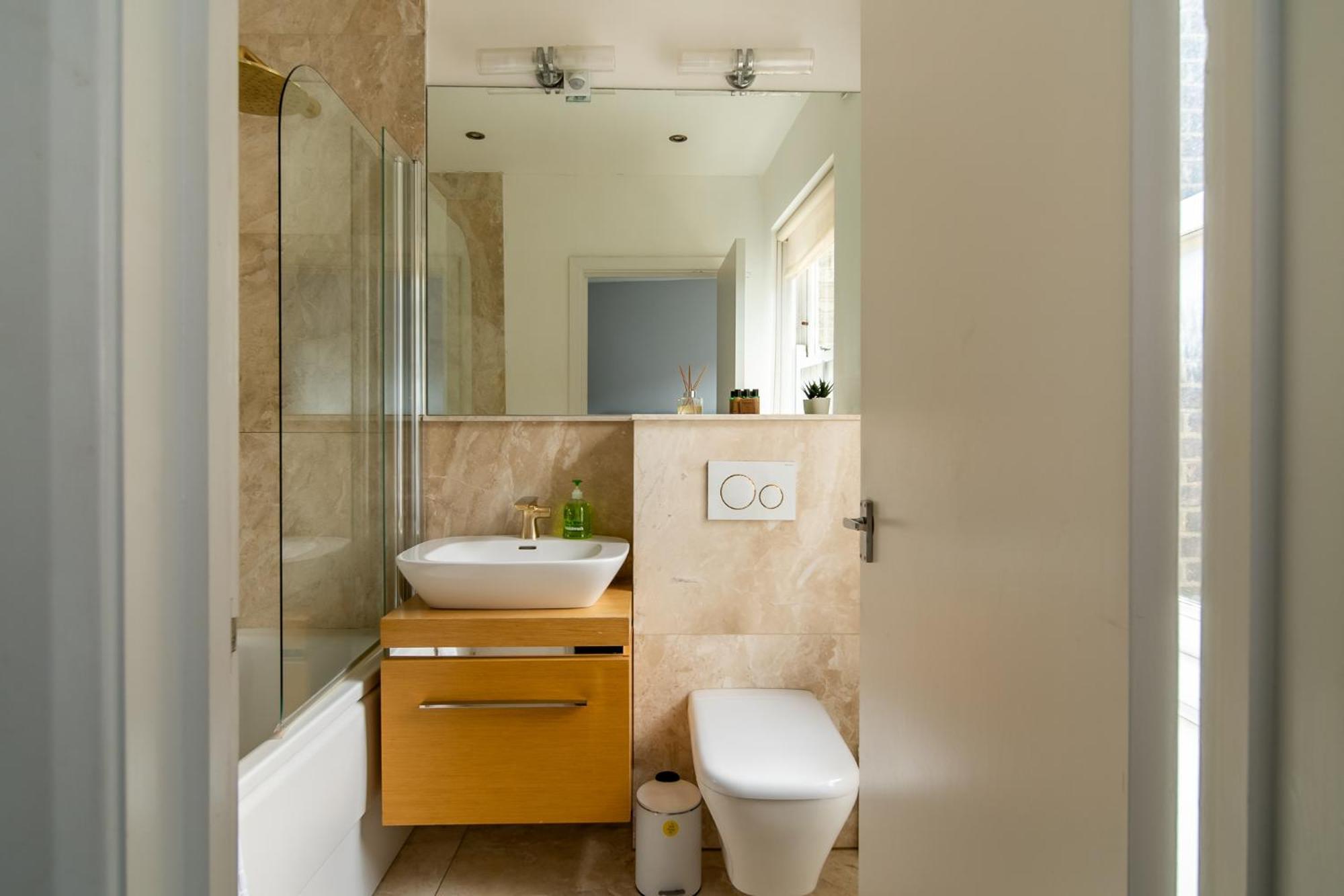 Stylish 2-bed In Camden Special Price Due To Maintenance Road Works Nearby Apartamento