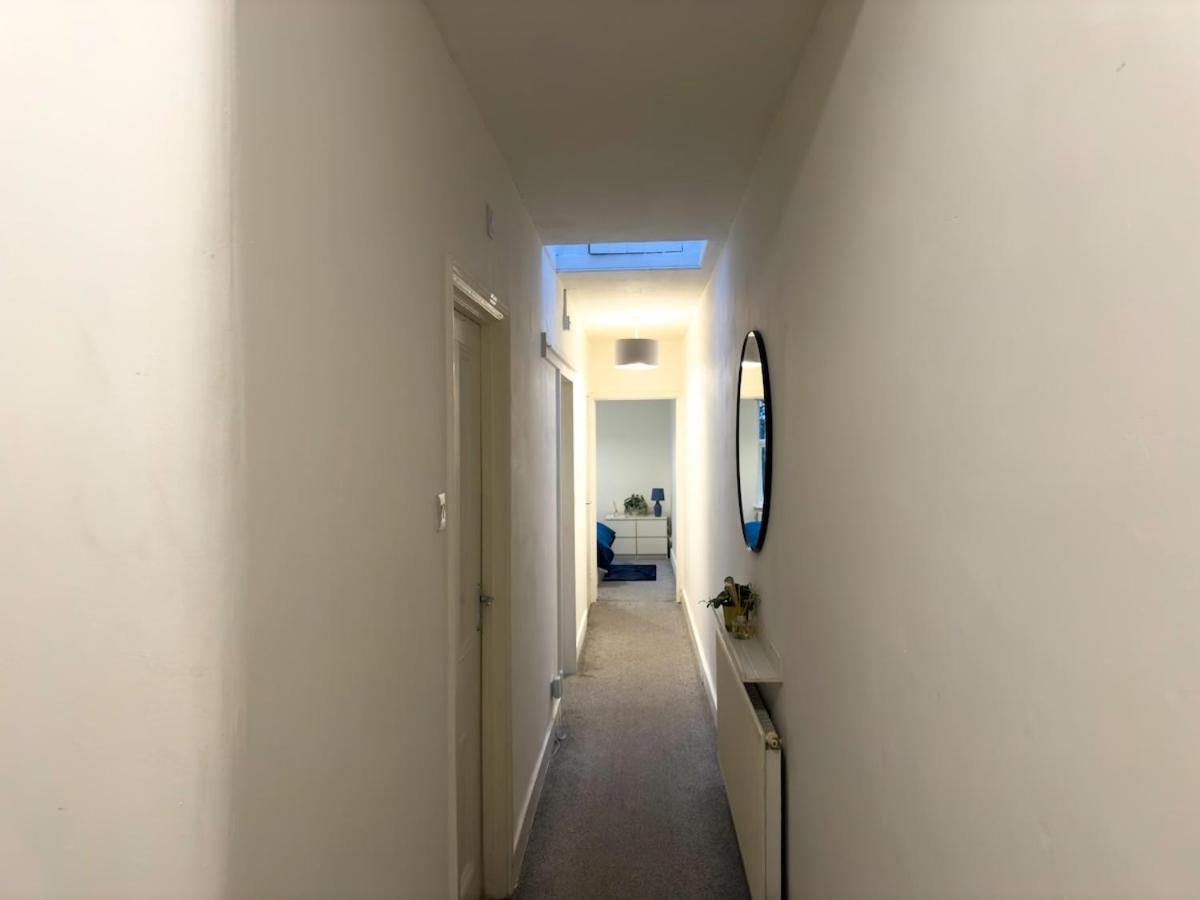 Appartement Spacious 3 Bed Apartment, 10 Mins From Wembley Stadium With Private Garden Londen