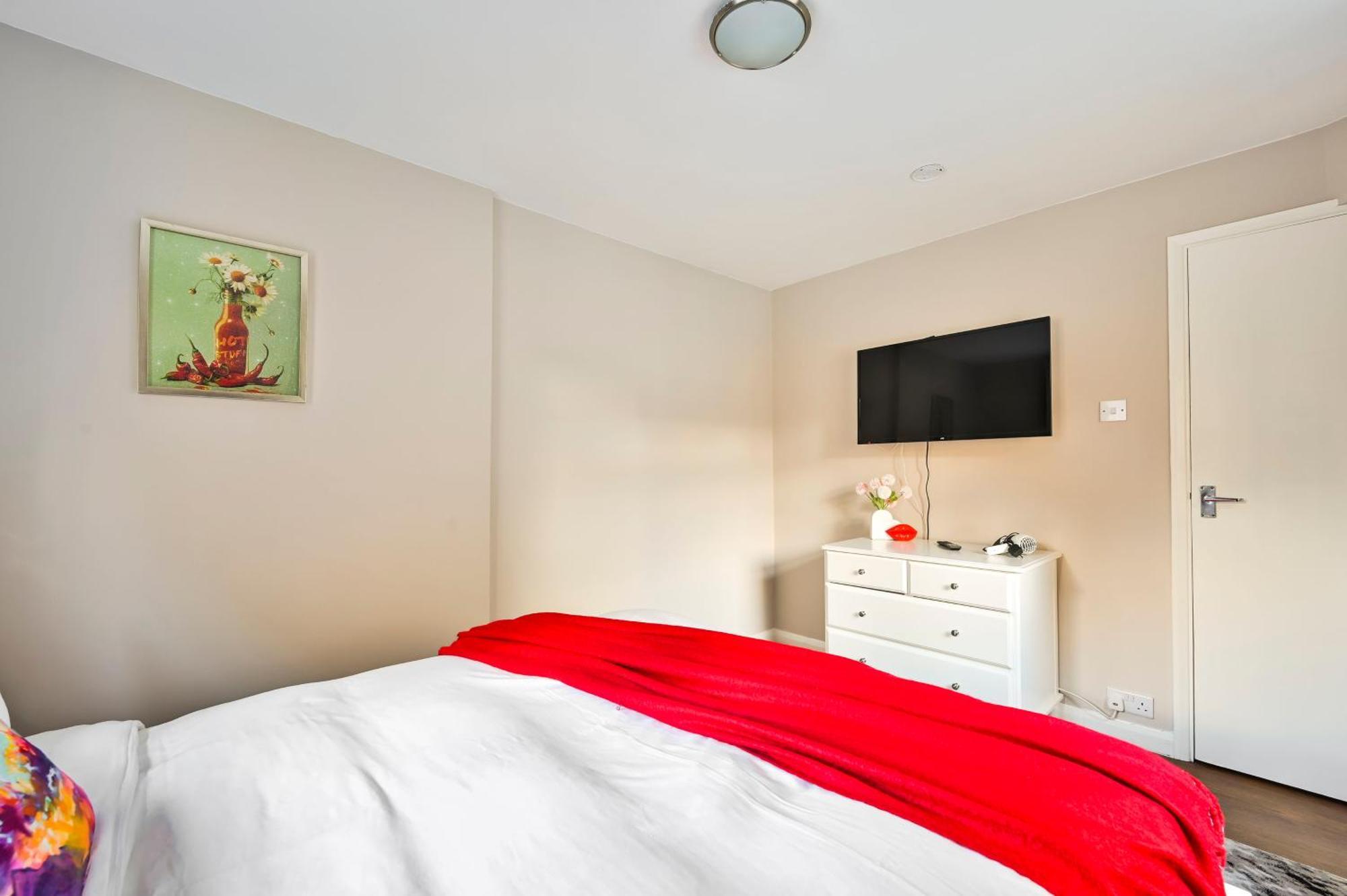 Apartment Newly Renovated 2-3 Bed Flat In Fulham By The Thames *