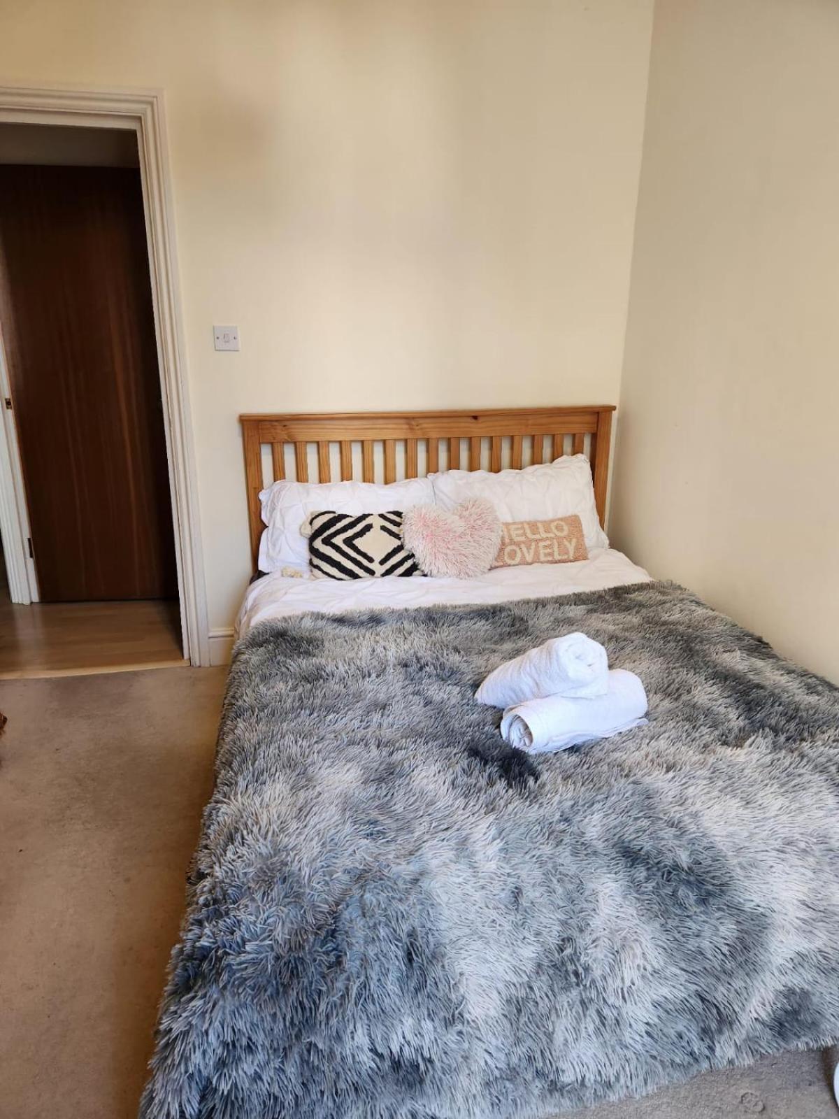 Appartement Cosy High-ceiling Victorian Flat With Balcony - 2mins To Hyde Park, Kensington Palace, Nottinghill, High Street Kensington,2br 2baths Londen