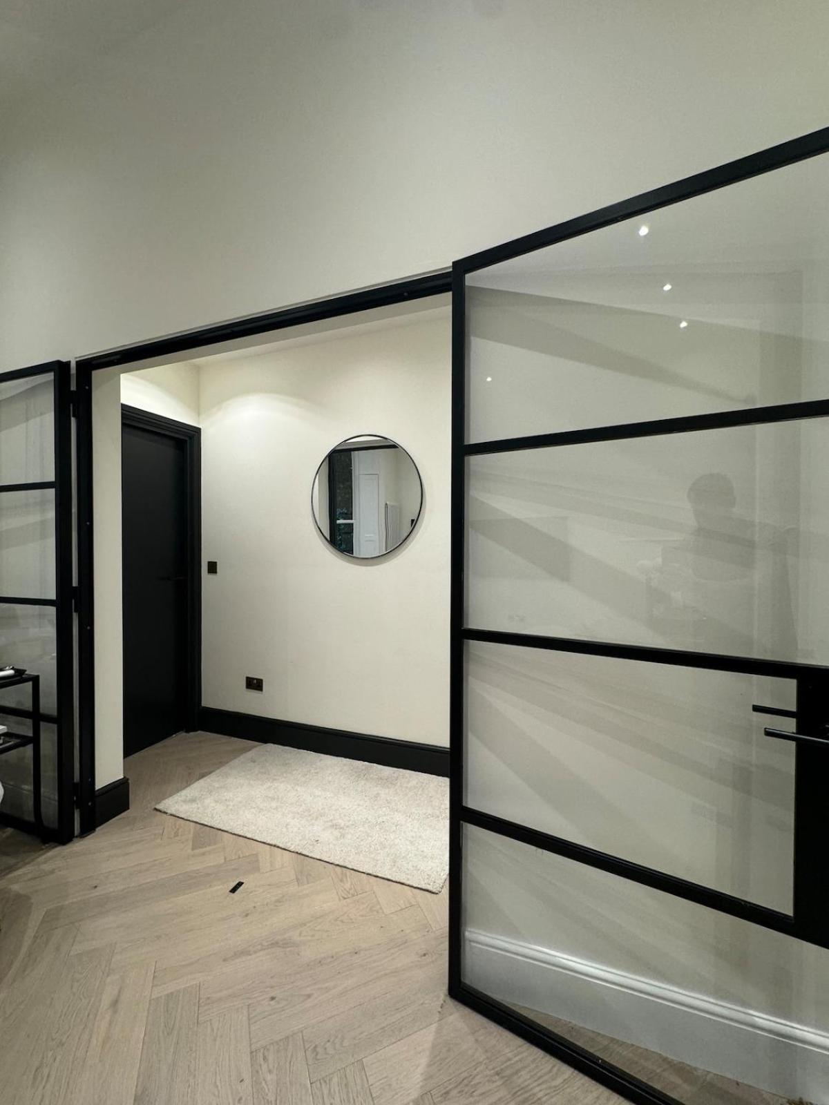 The Location! Holland Park Apartment