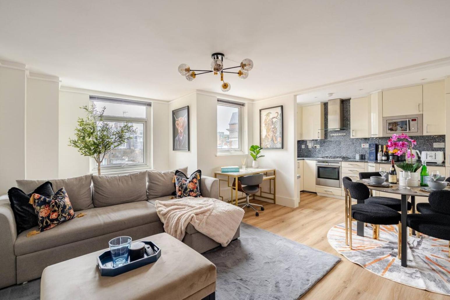 Floor Luxury Penthouse - Sleeps 6 Appartement