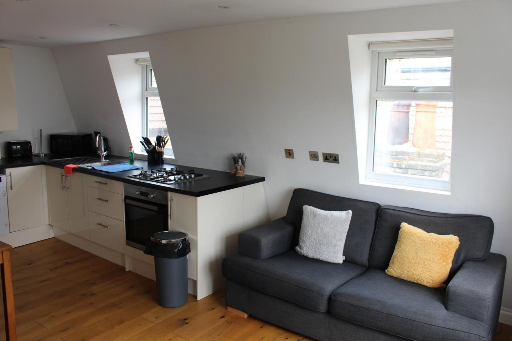Apartment 1 Bedroom, Sleeps 5, 30 Minutes To Centre *