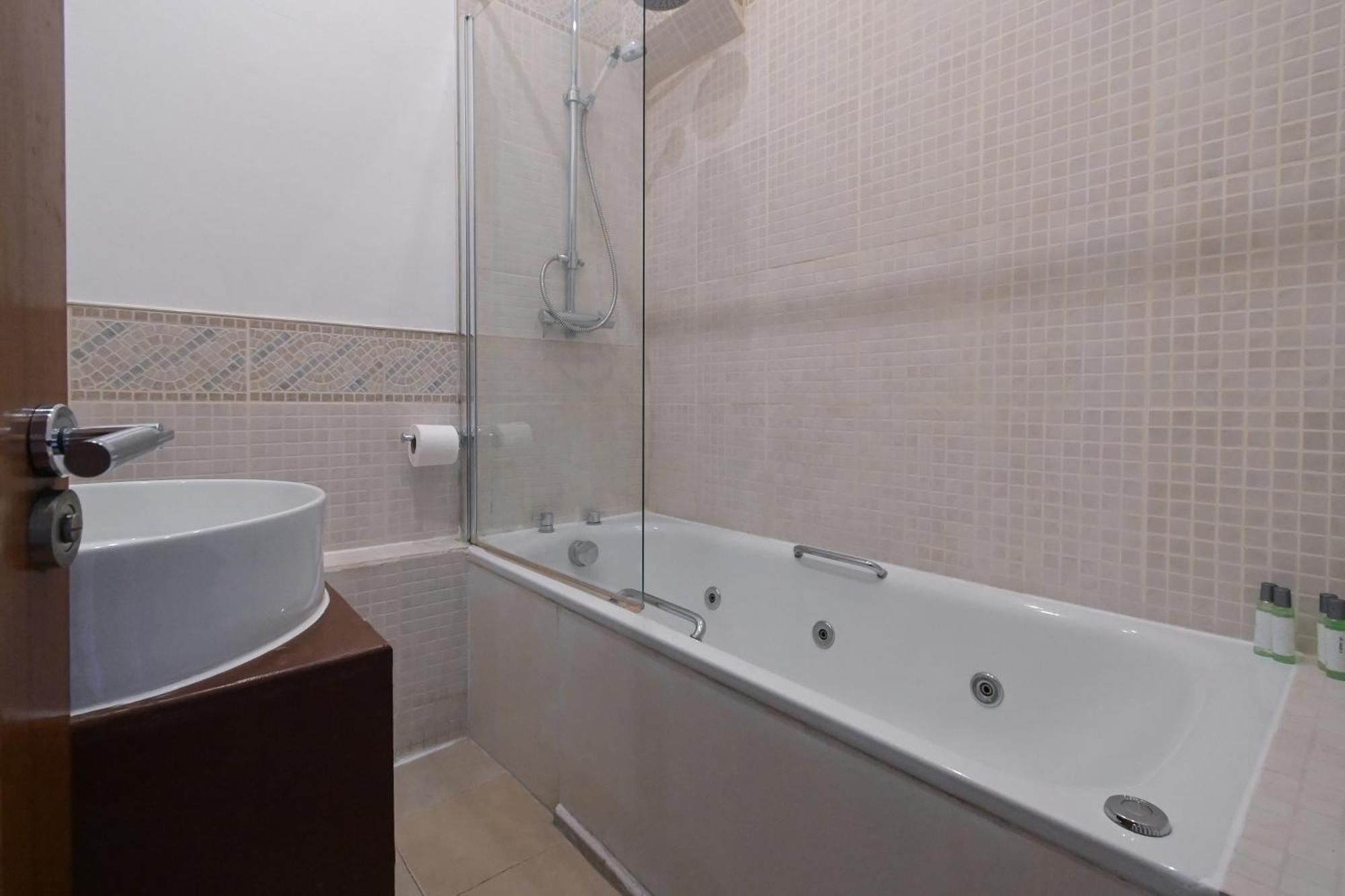 Queensway Hyde Park Flat By Dc Gasthuis Londen