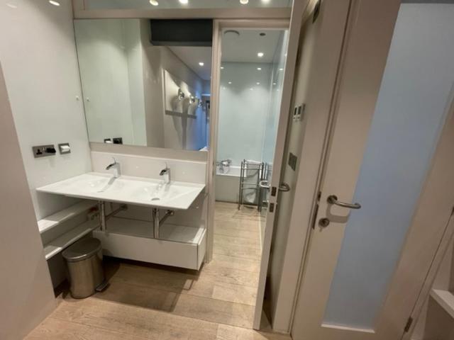 Apartamento Modern Self-contained Ground And Basement