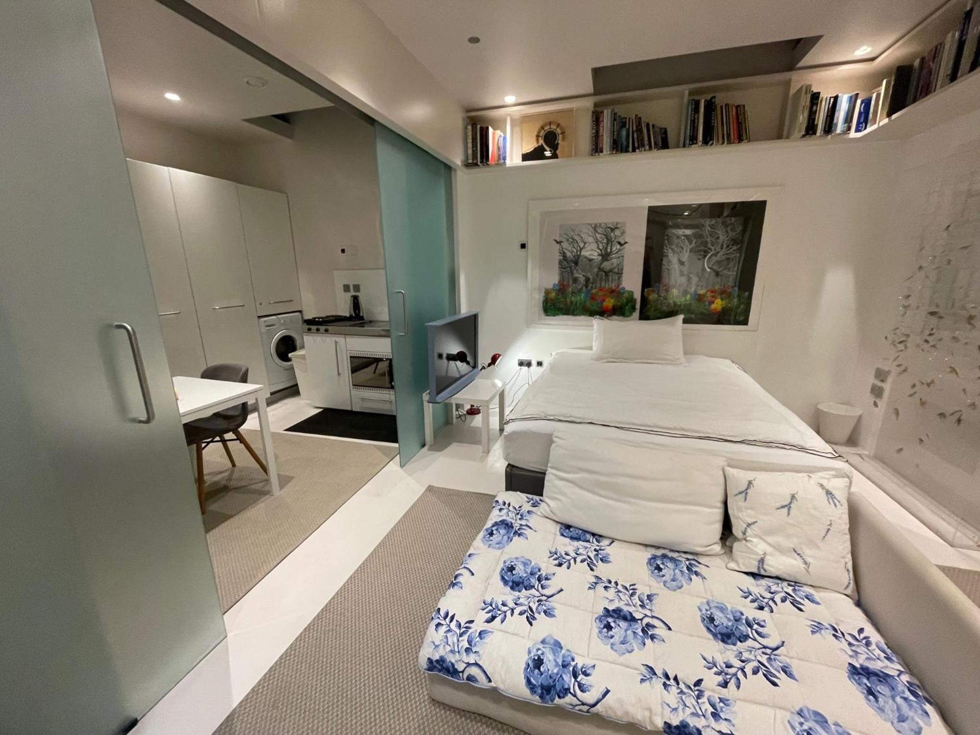 Modern Self-contained Ground And Basement Londres