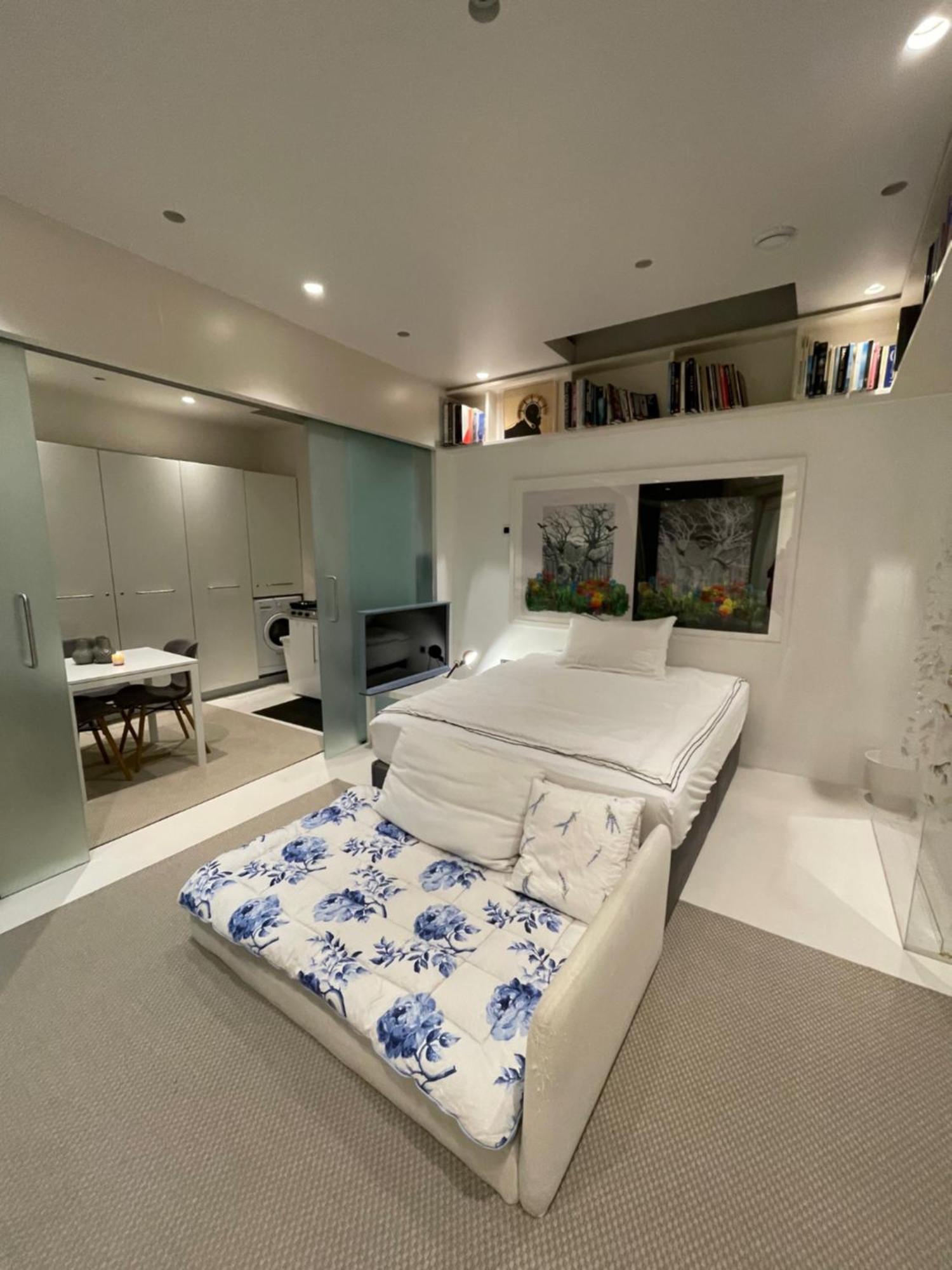 Modern Self-contained Ground And Basement * Londres
