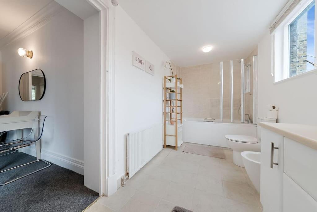 Knightsbridge Two Bed Appartement Londen