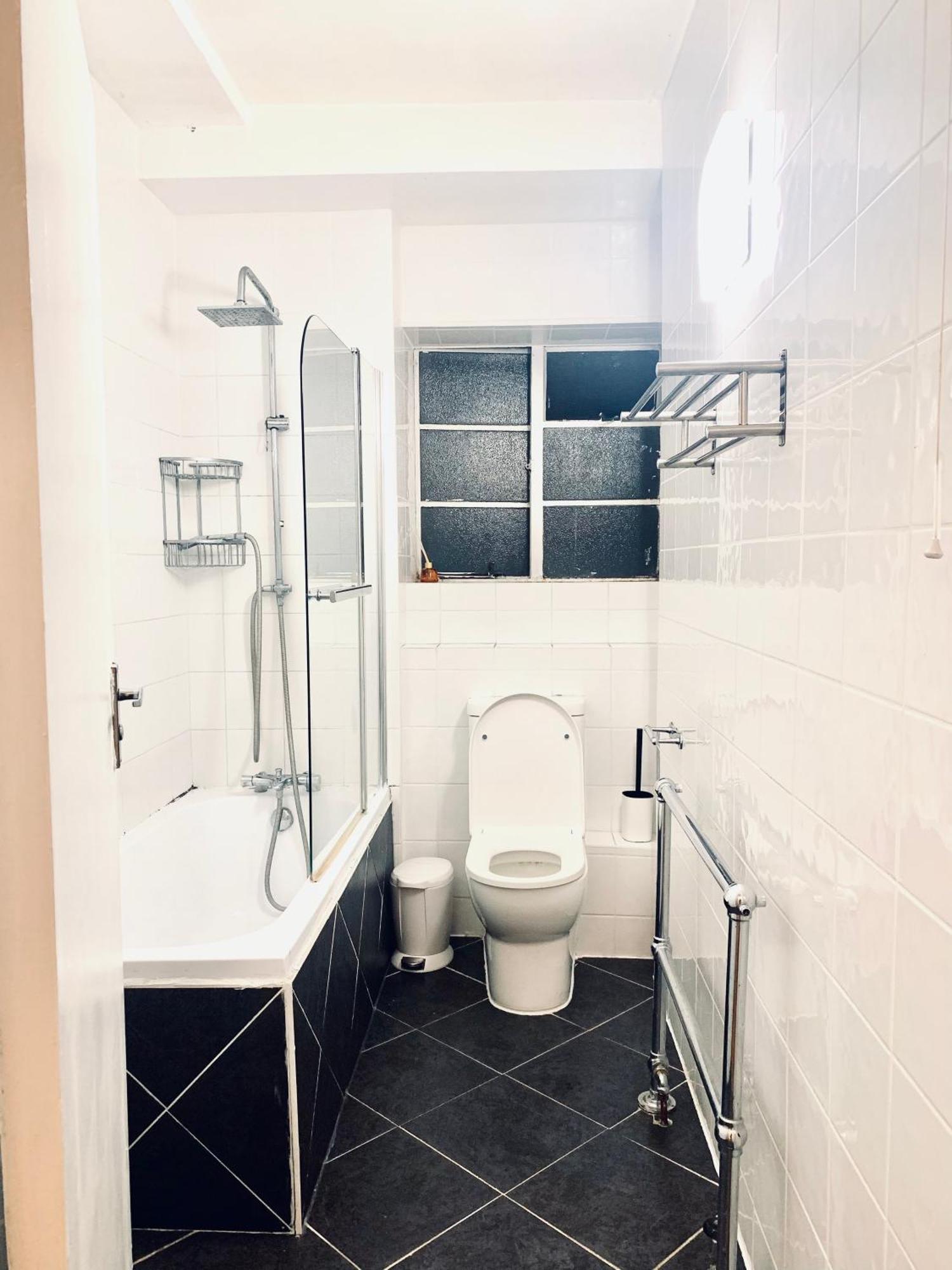Cosy 2 Bedroom In Swiss Cottage. Appartement