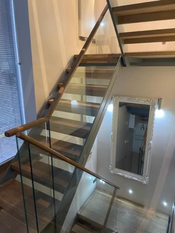 Modern Self-contained Ground And Basement Apartamento Londres