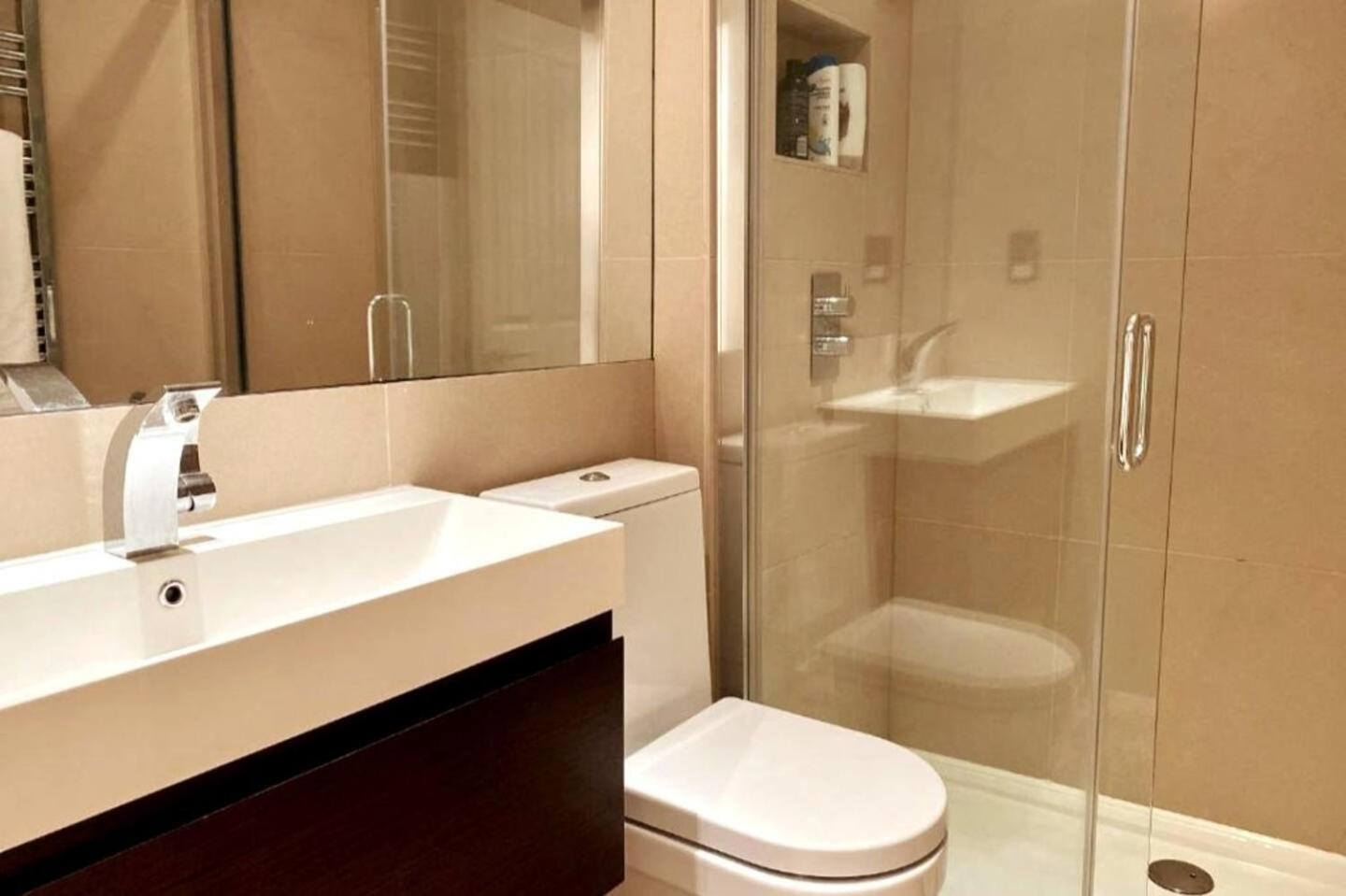 Niru Experience Hidden Gem In Chelsea 2bd 2ba *