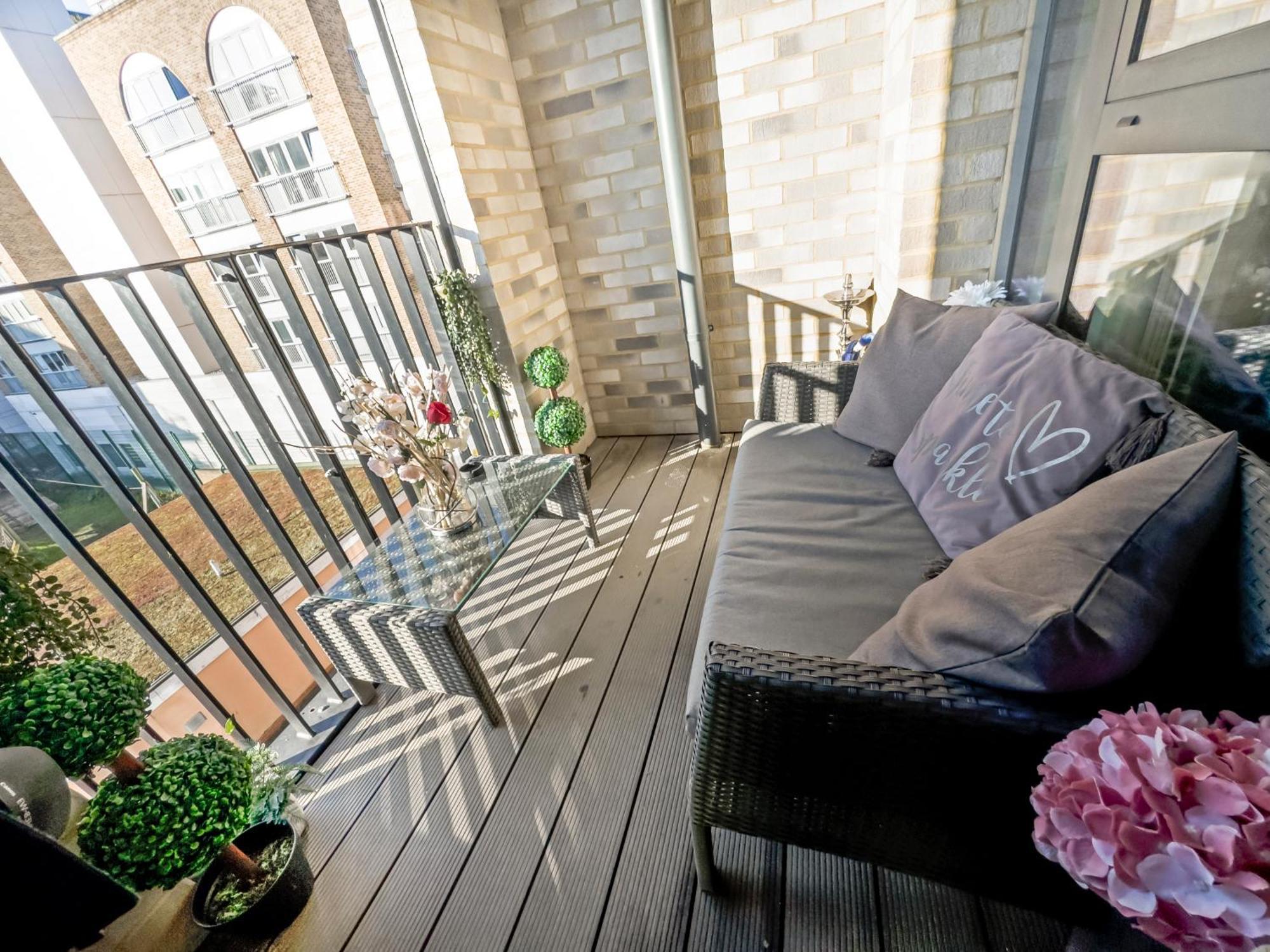 Greenwich With A River View & Balcony Near The 02 Arena & North Greenwich With Free Wifi & Fast Links Into Apartamento *