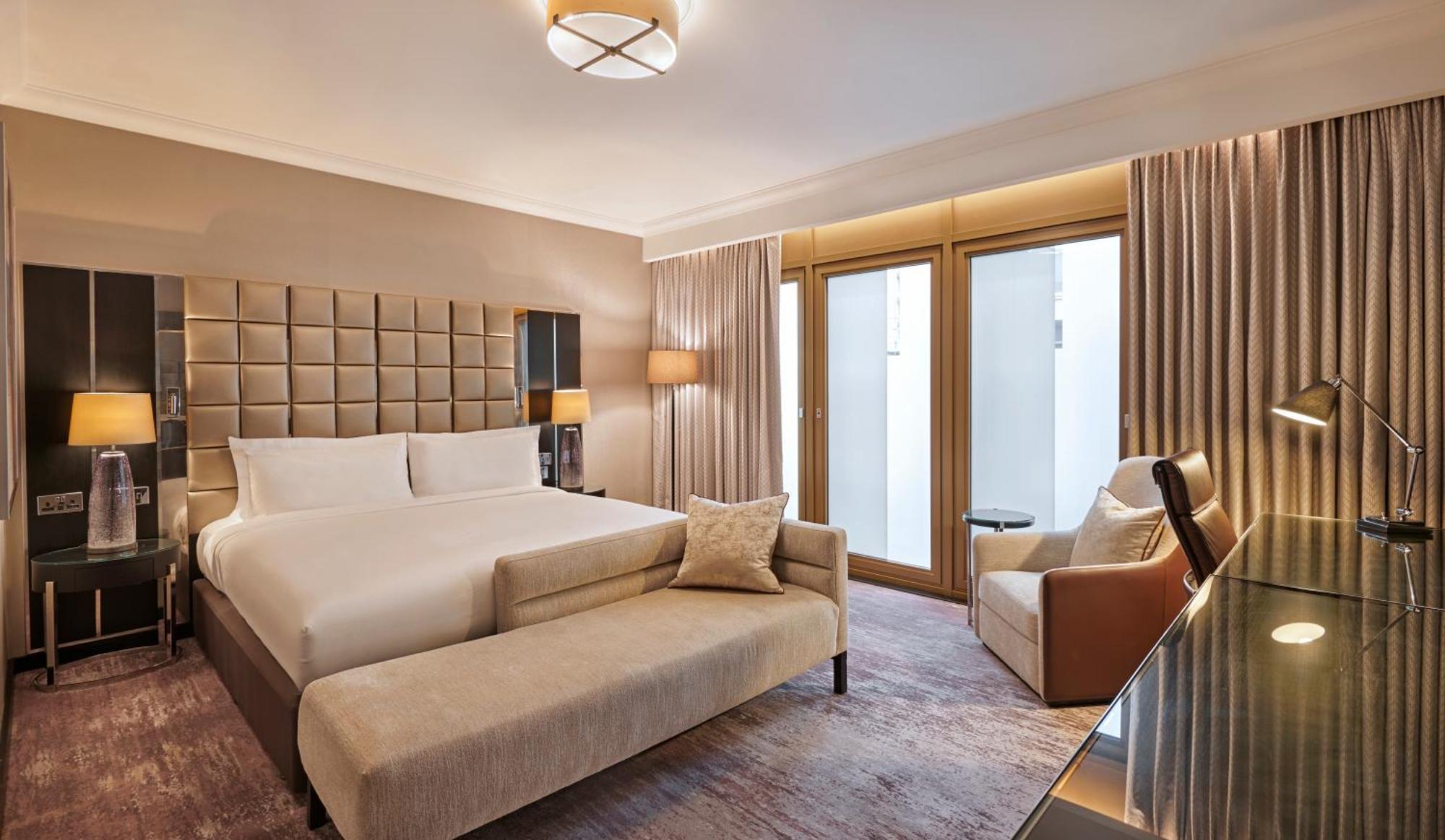 Hotel Crowne Plaza - - Embankment 4*
