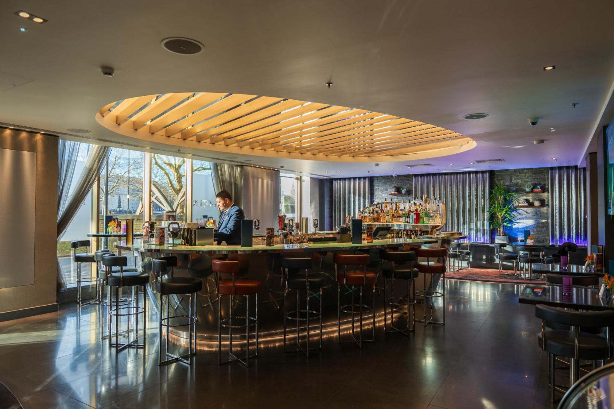 Crowne Plaza - - Embankment Hotel 4*