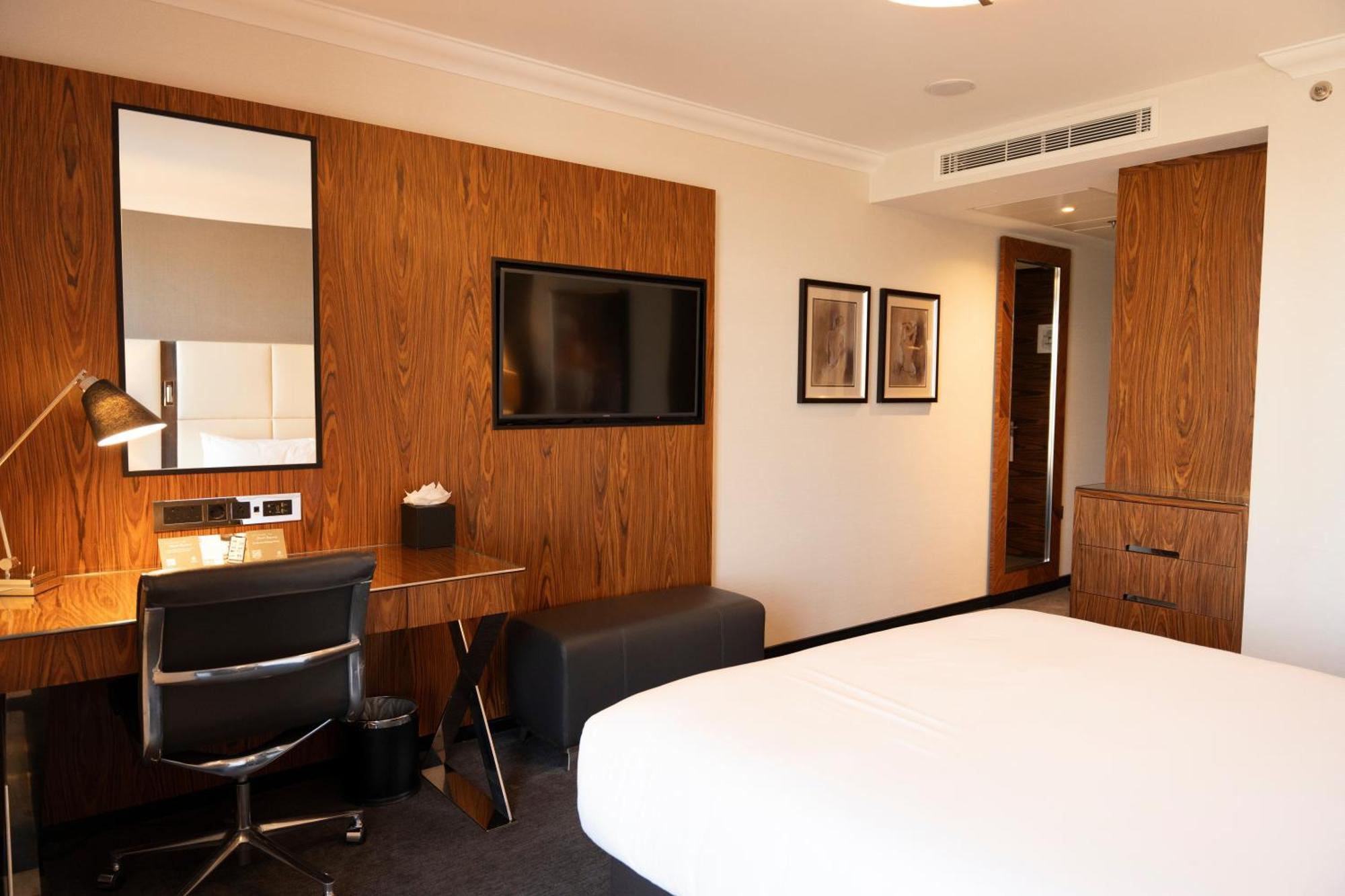 Crowne Plaza - - Embankment