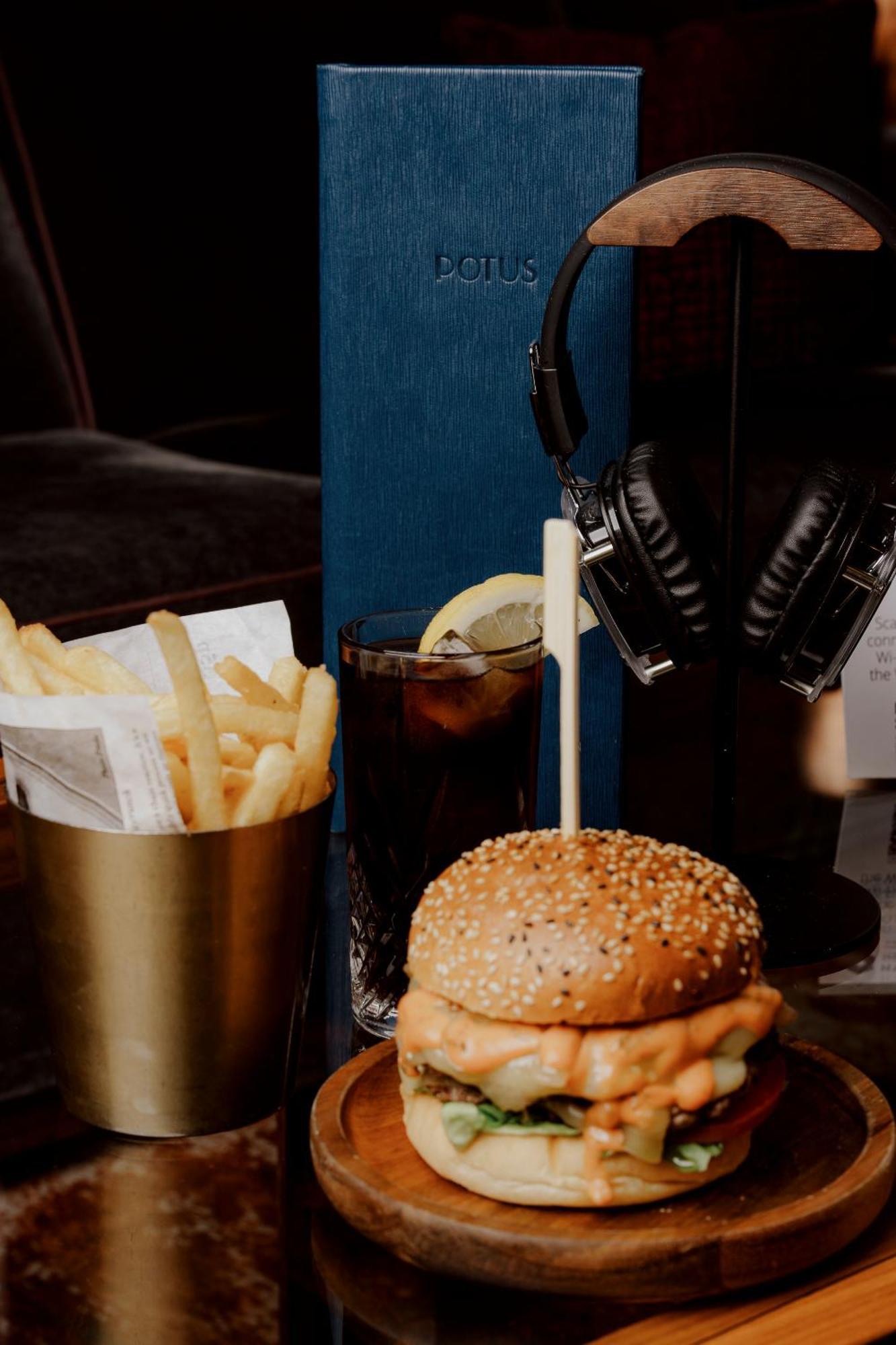 Hotel Crowne Plaza - - Embankment 4*