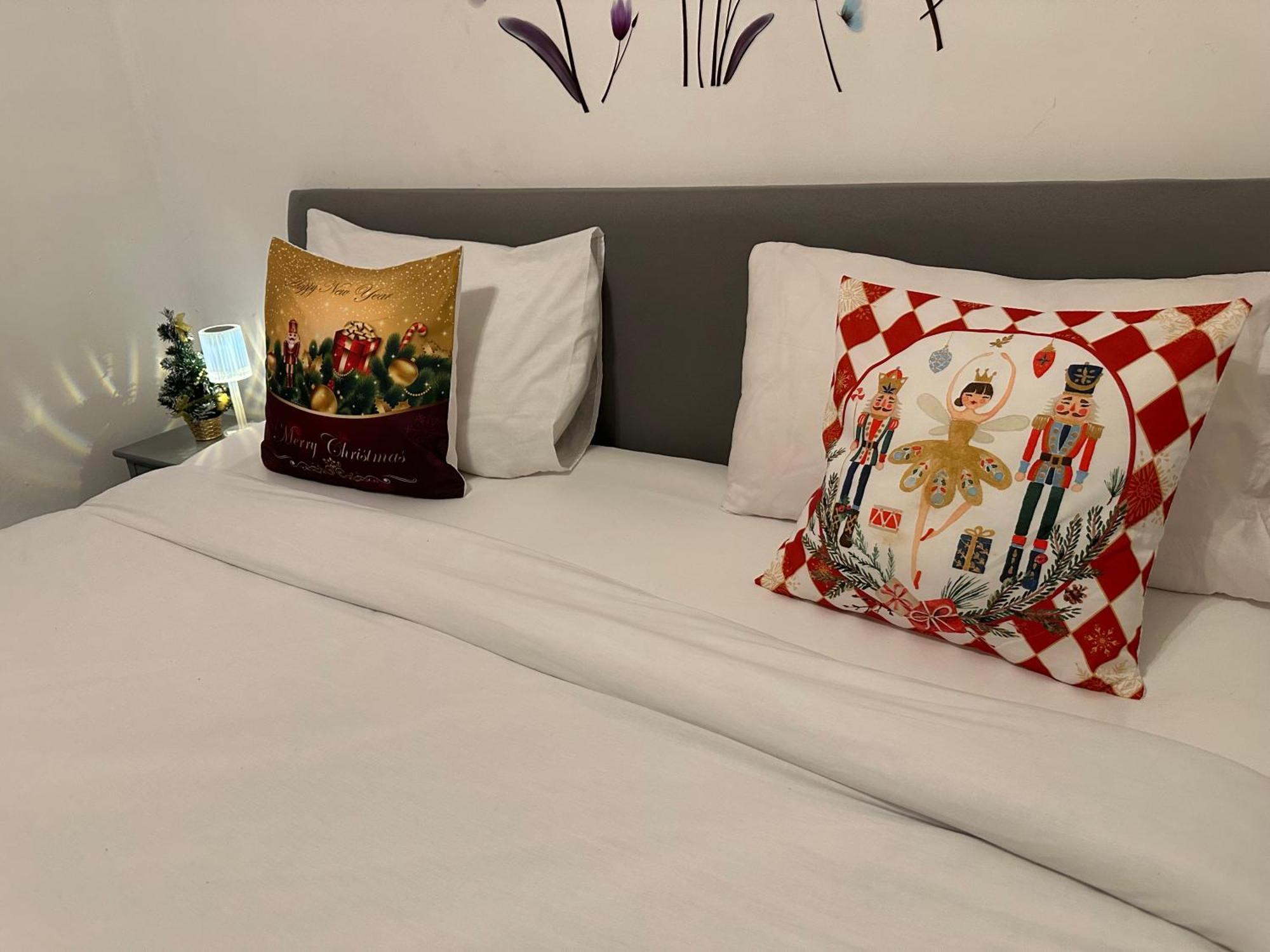 Appartement 2 Bed 2 Bath - Free Parking - 3min Walk To The Train Station - 19min To Liverpool Street 5min To Victoria Line 1gb Broadband Super Fast Internet Ground Floor 100s Of Shops Restaurants Bakeries 24-hour Asda Superst