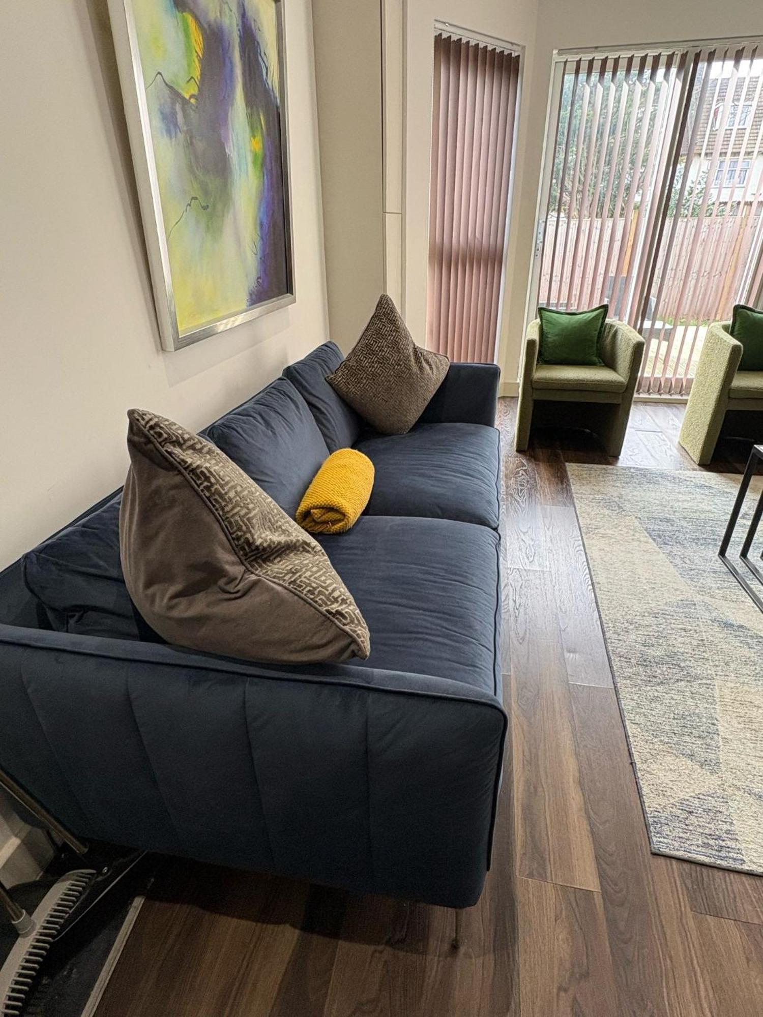 Star Finchley Road 3-bed Escape With Garden *