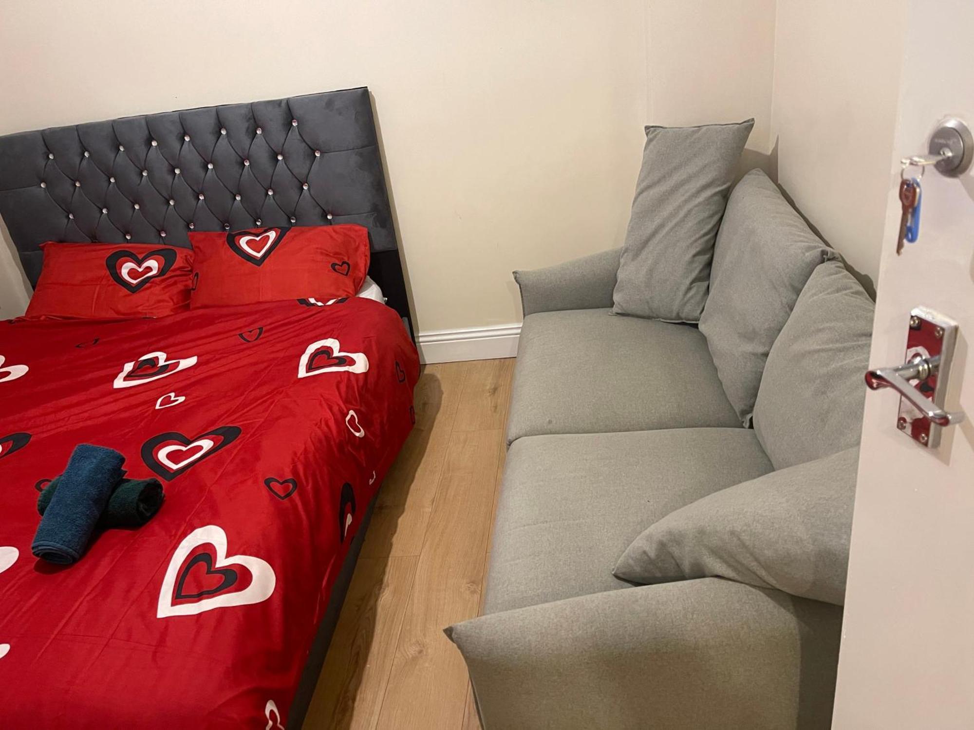 Сasa de vacaciones 4 Beds Sleeps 15 Near Lcy Airport & Excel *