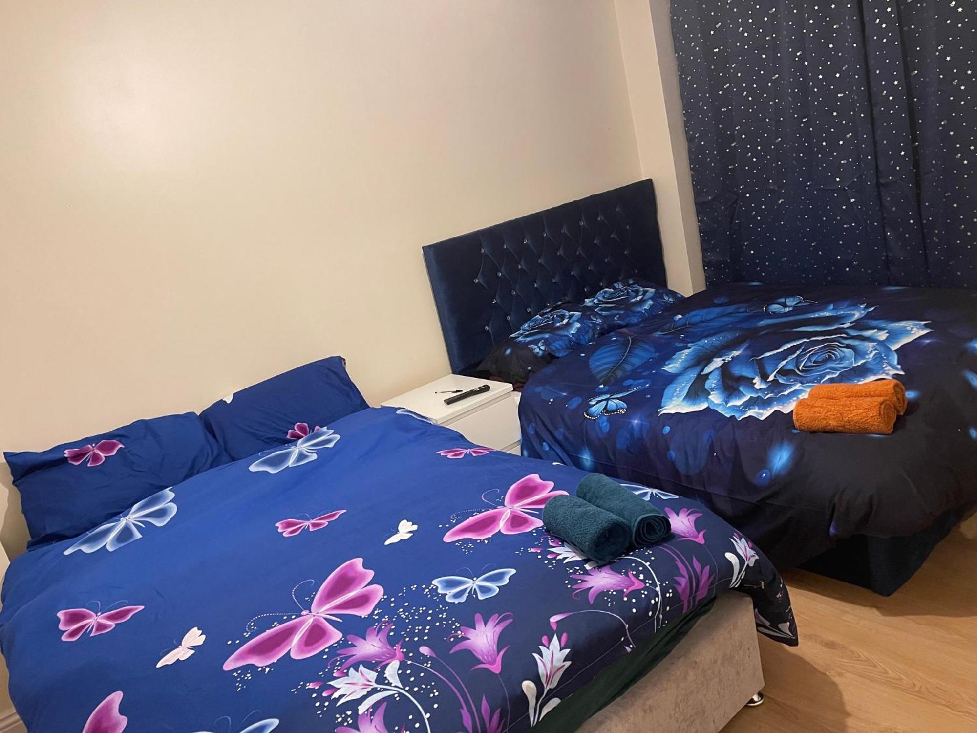 4 Beds Sleeps 15 Near Lcy Airport & Excel Сasa de vacaciones