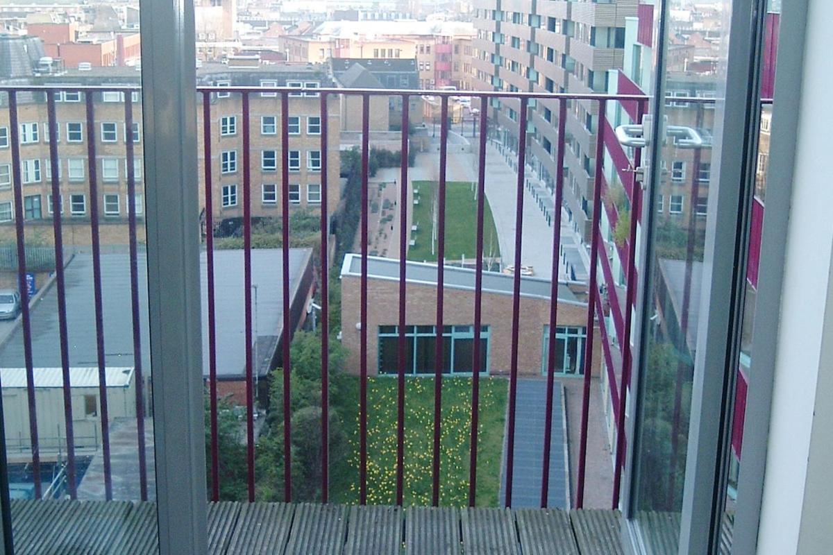 2 Bed Flat With Balcony - Zone 1 * Londres