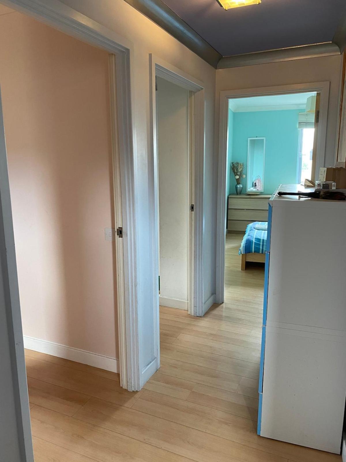 Appartement 2 Bed Flat With Balcony - Zone 1